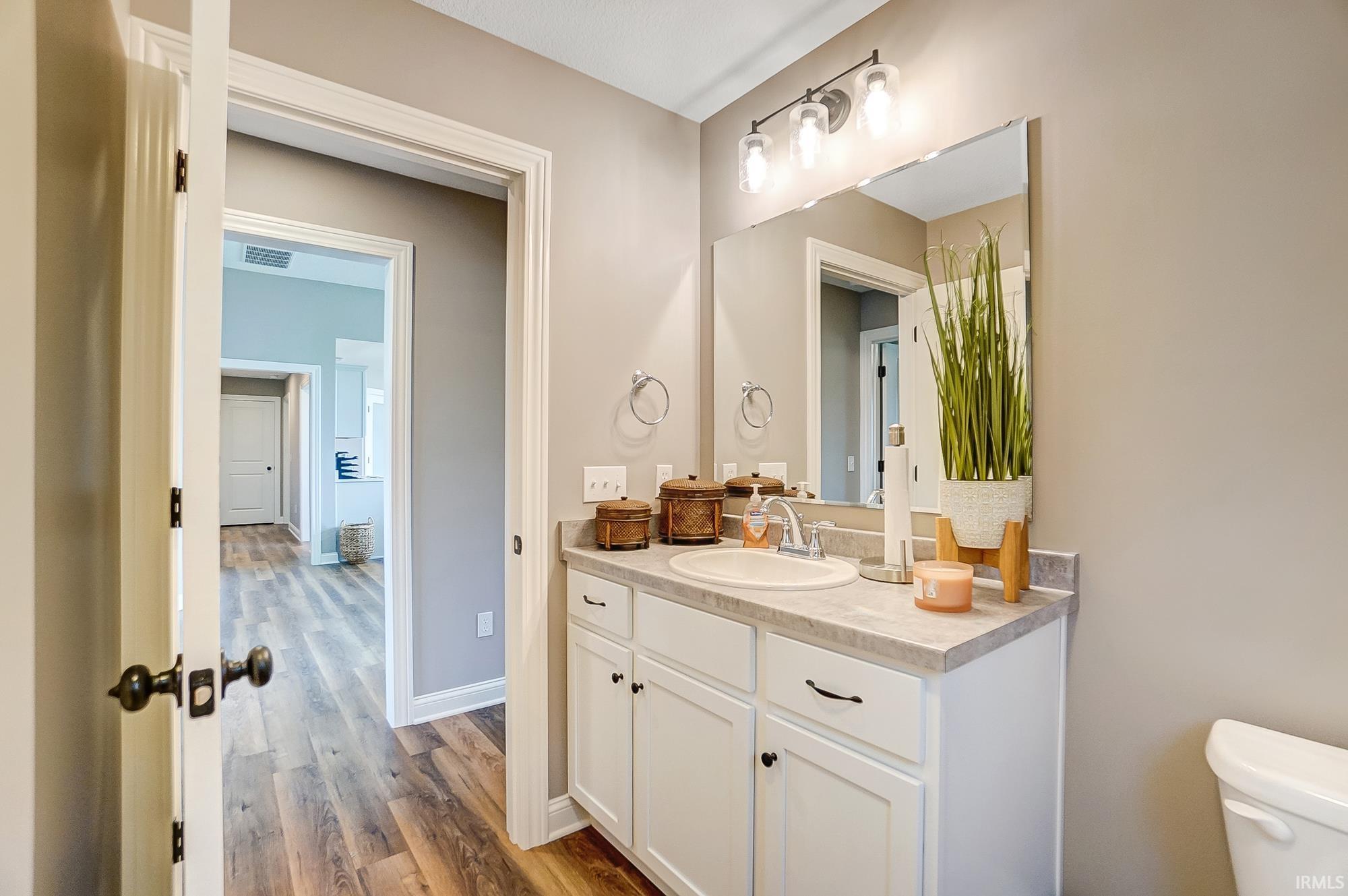 8888 Camdenwood