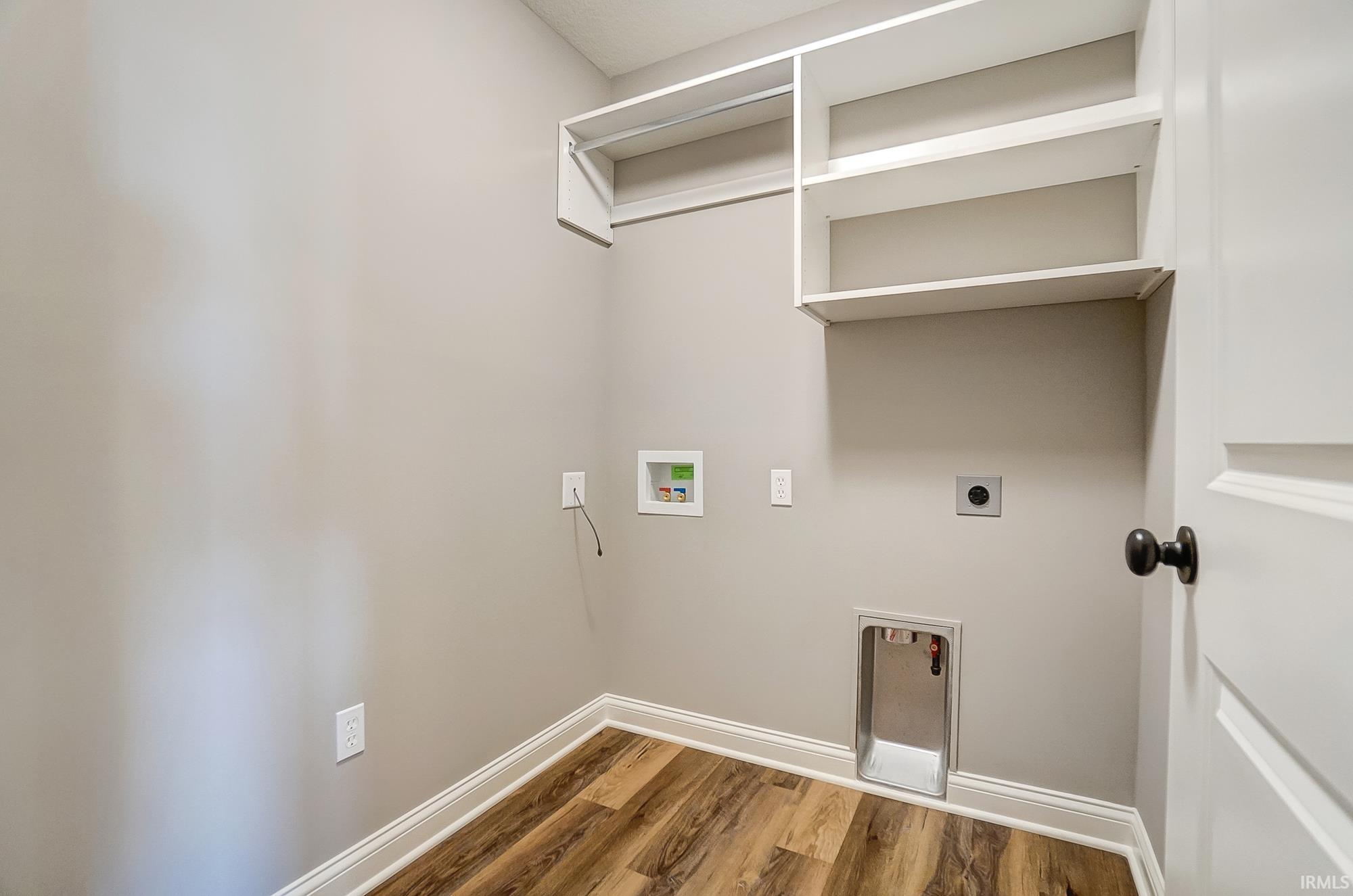 8888 Camdenwood