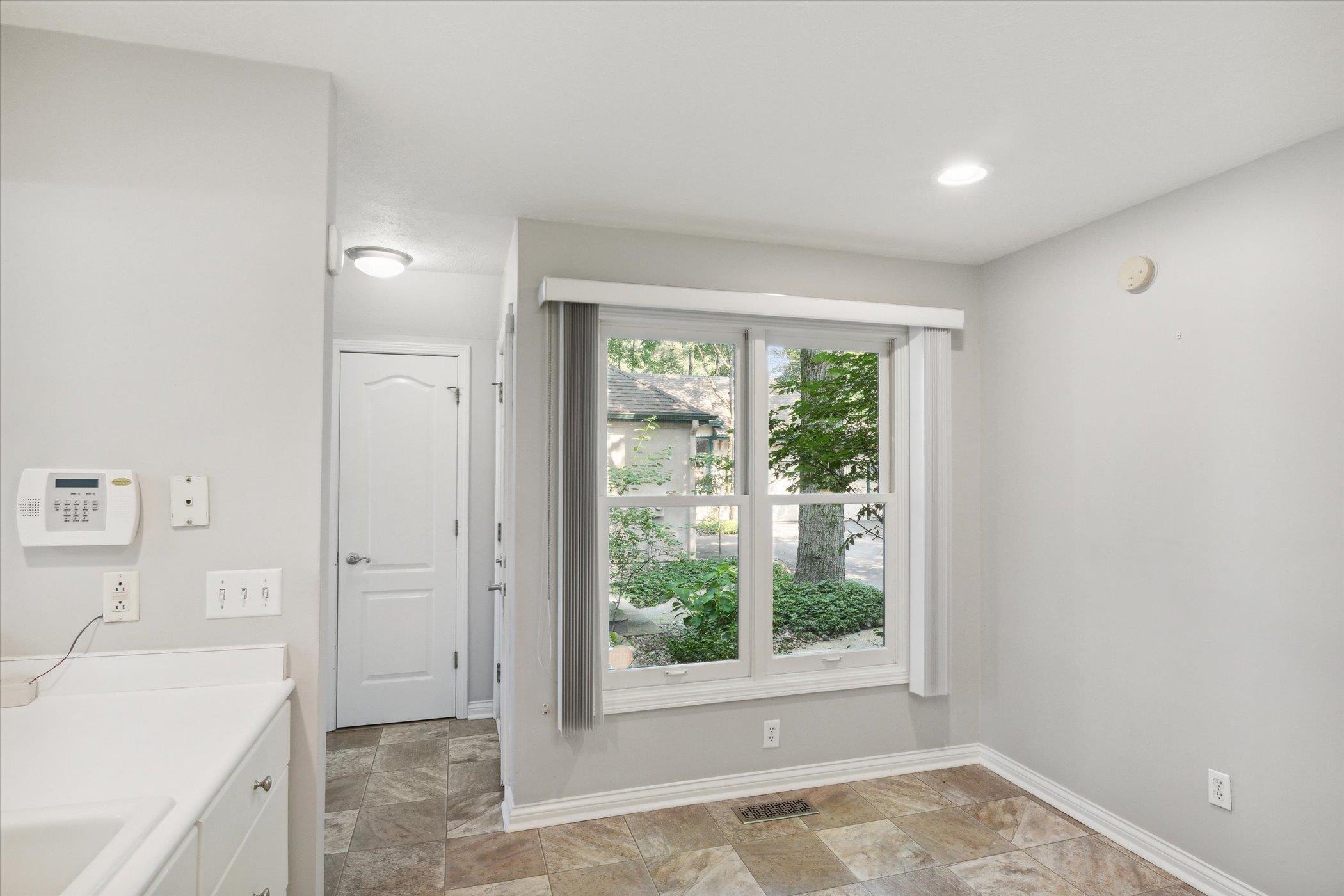 1458 Bridge Water, Apt B-1