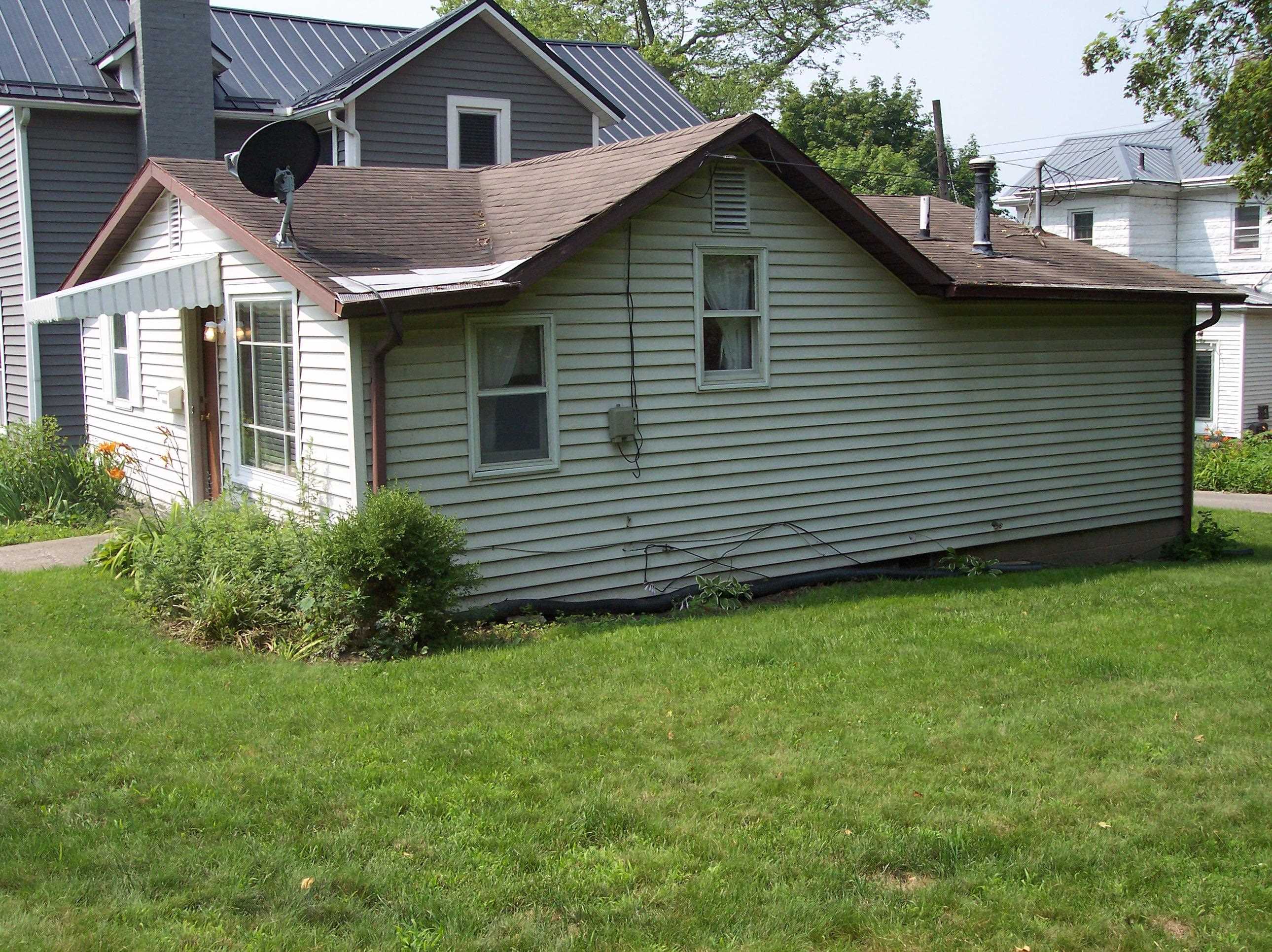 1406 Chestnut