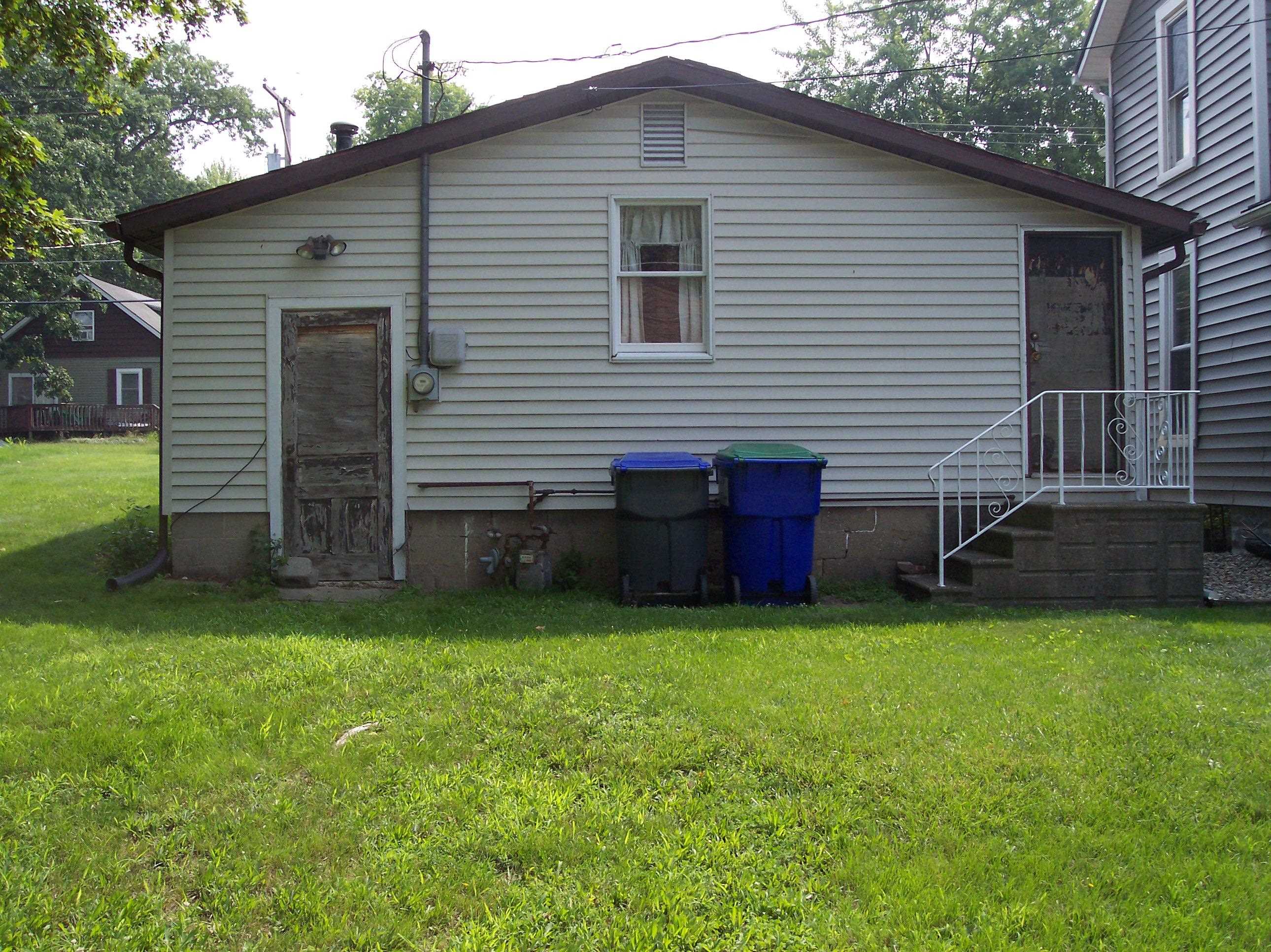 1406 Chestnut
