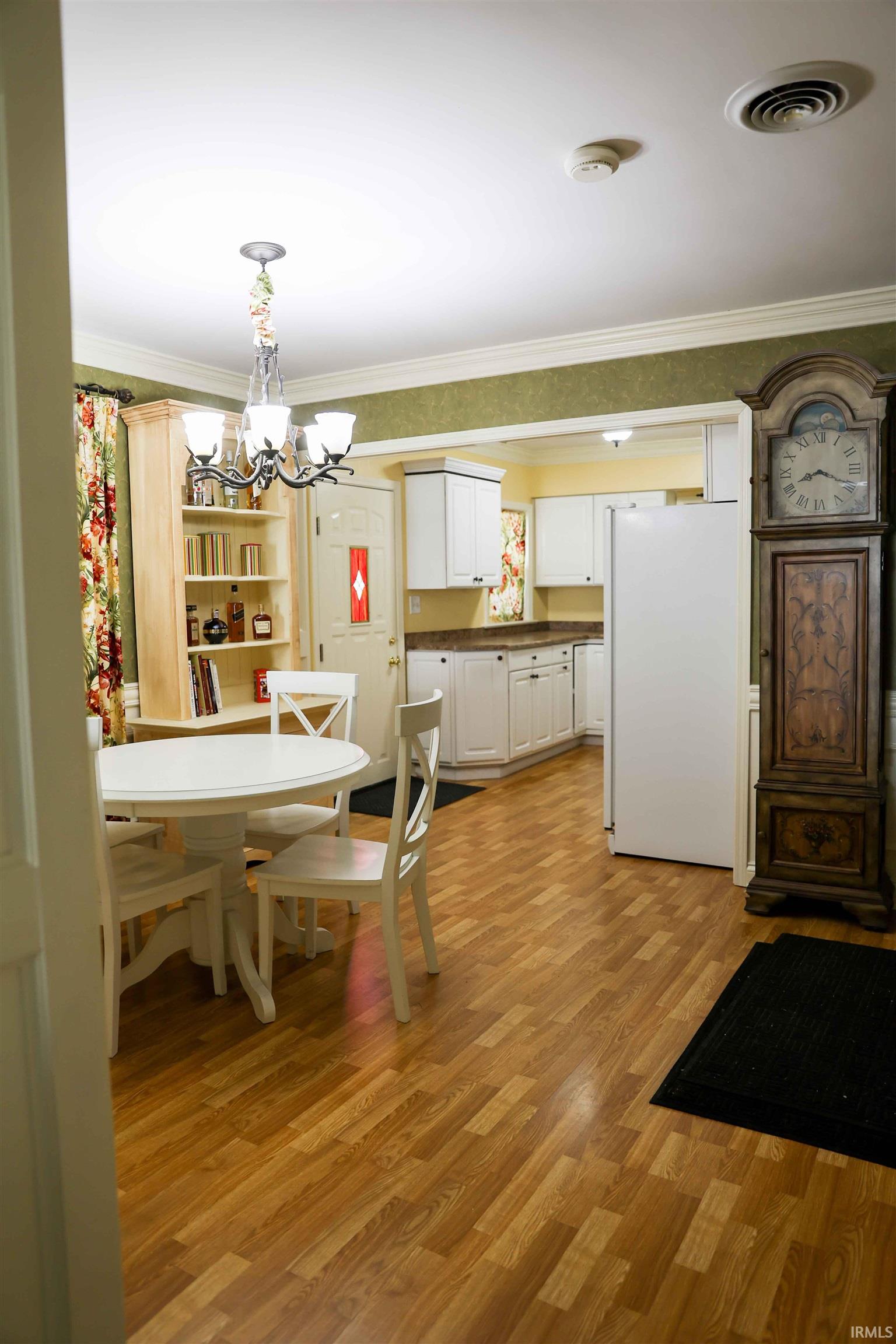 1372 Lakeshore