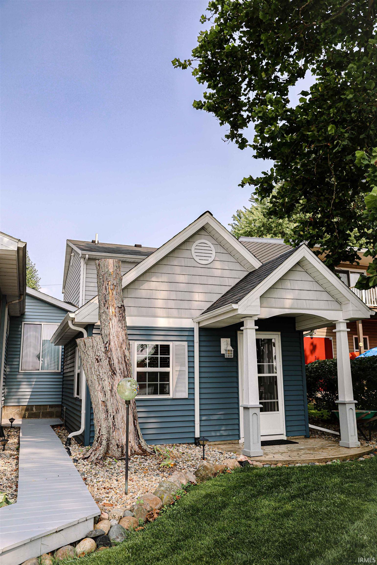 1372 Lakeshore