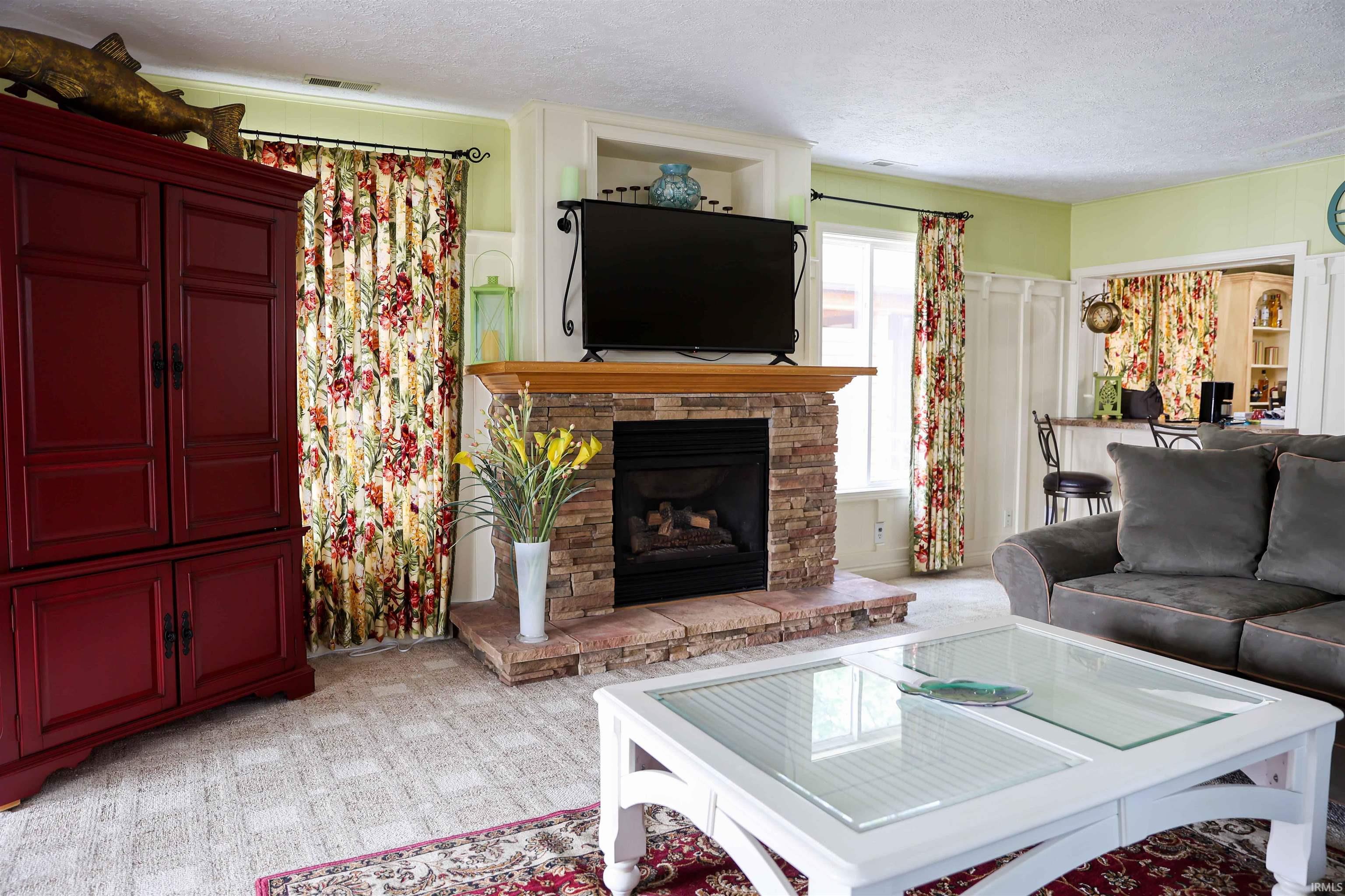 1372 Lakeshore