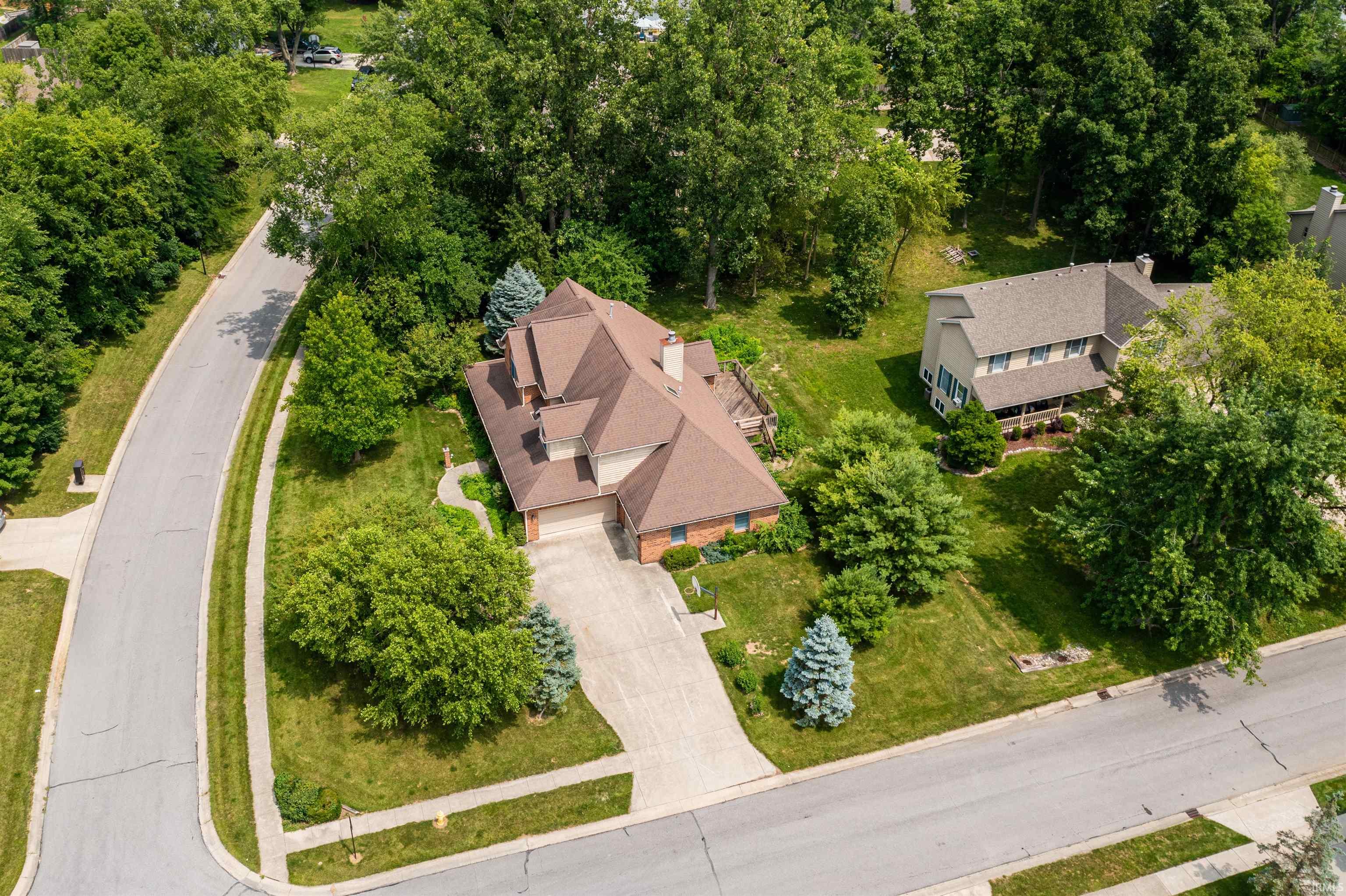 9827 Crown Point