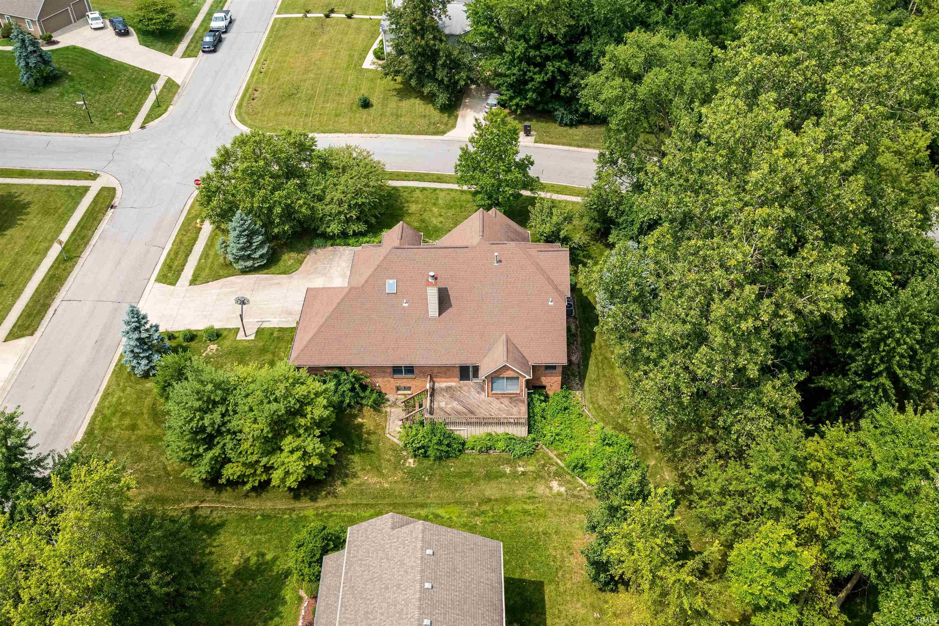 9827 Crown Point