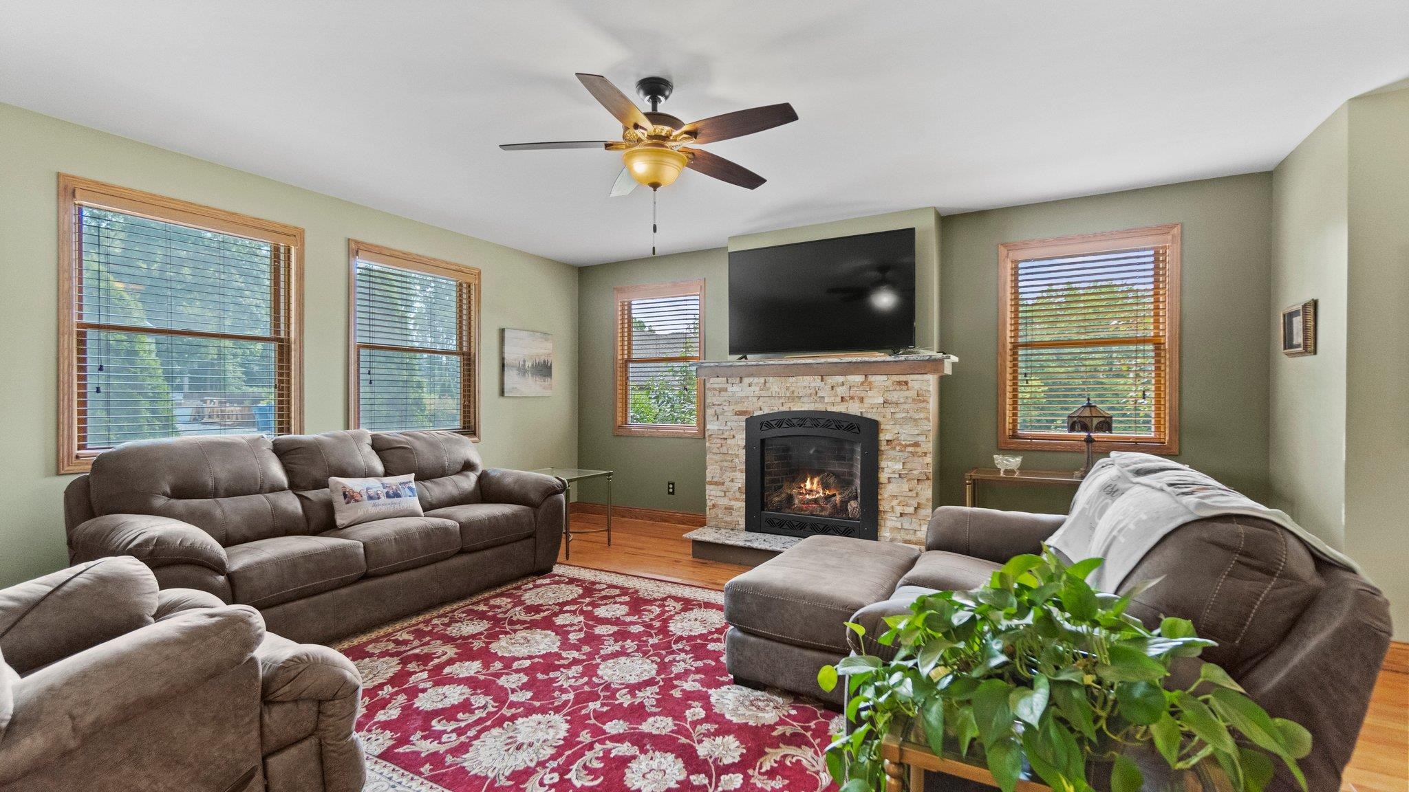 501 Fox Lake