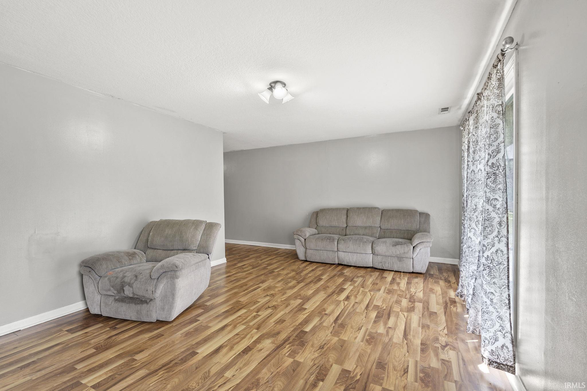 925 Tulip Tree