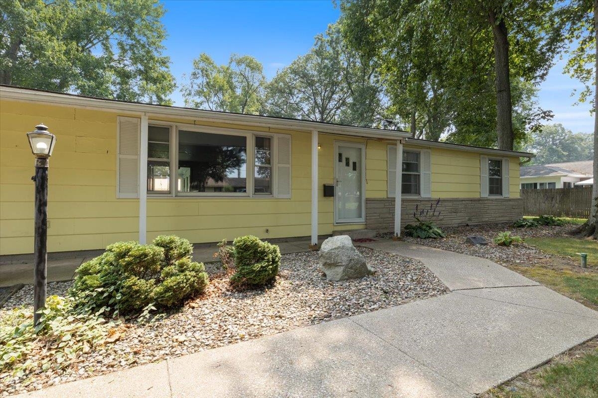 3682 Maple