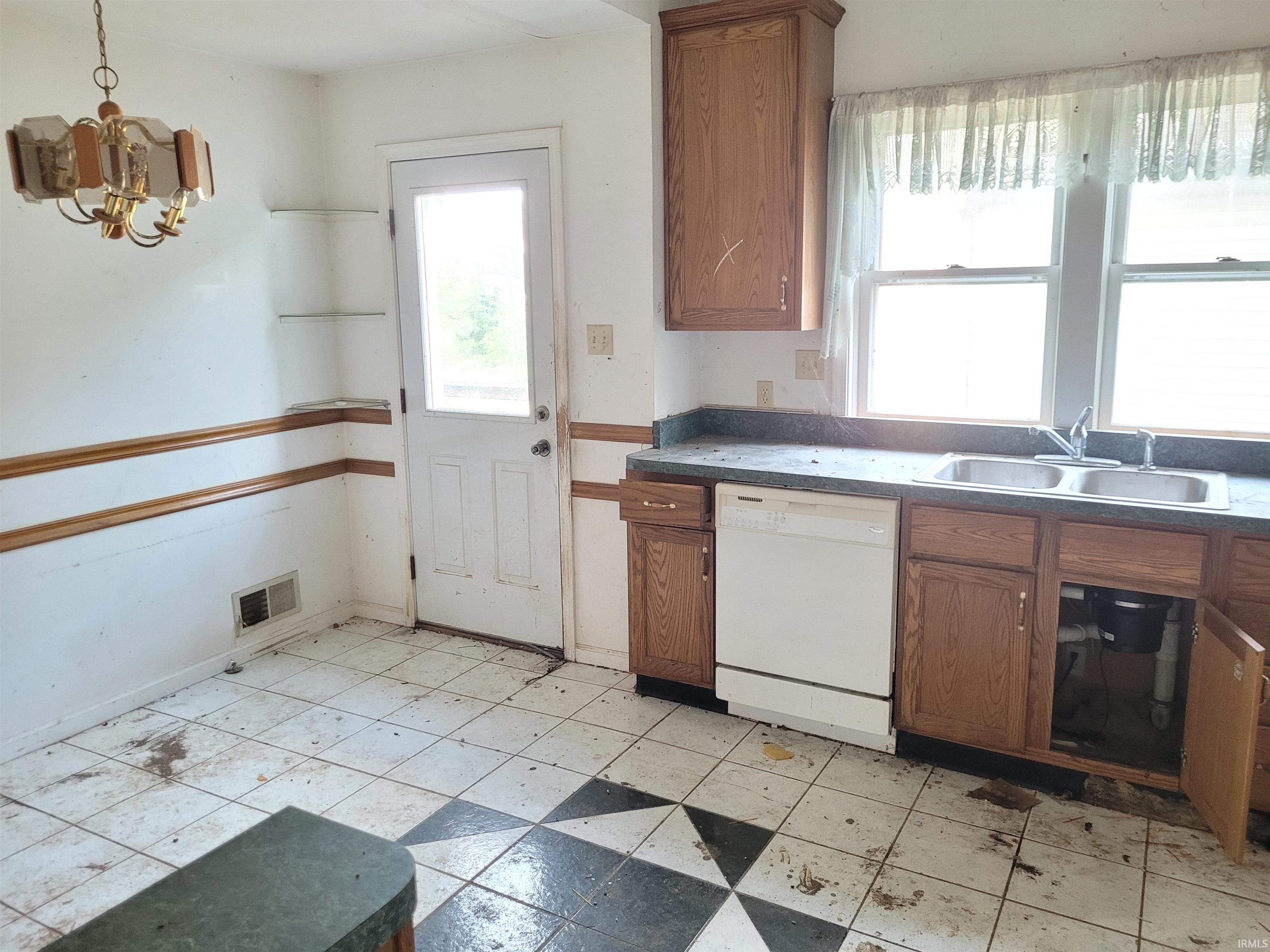 1118 Bowman