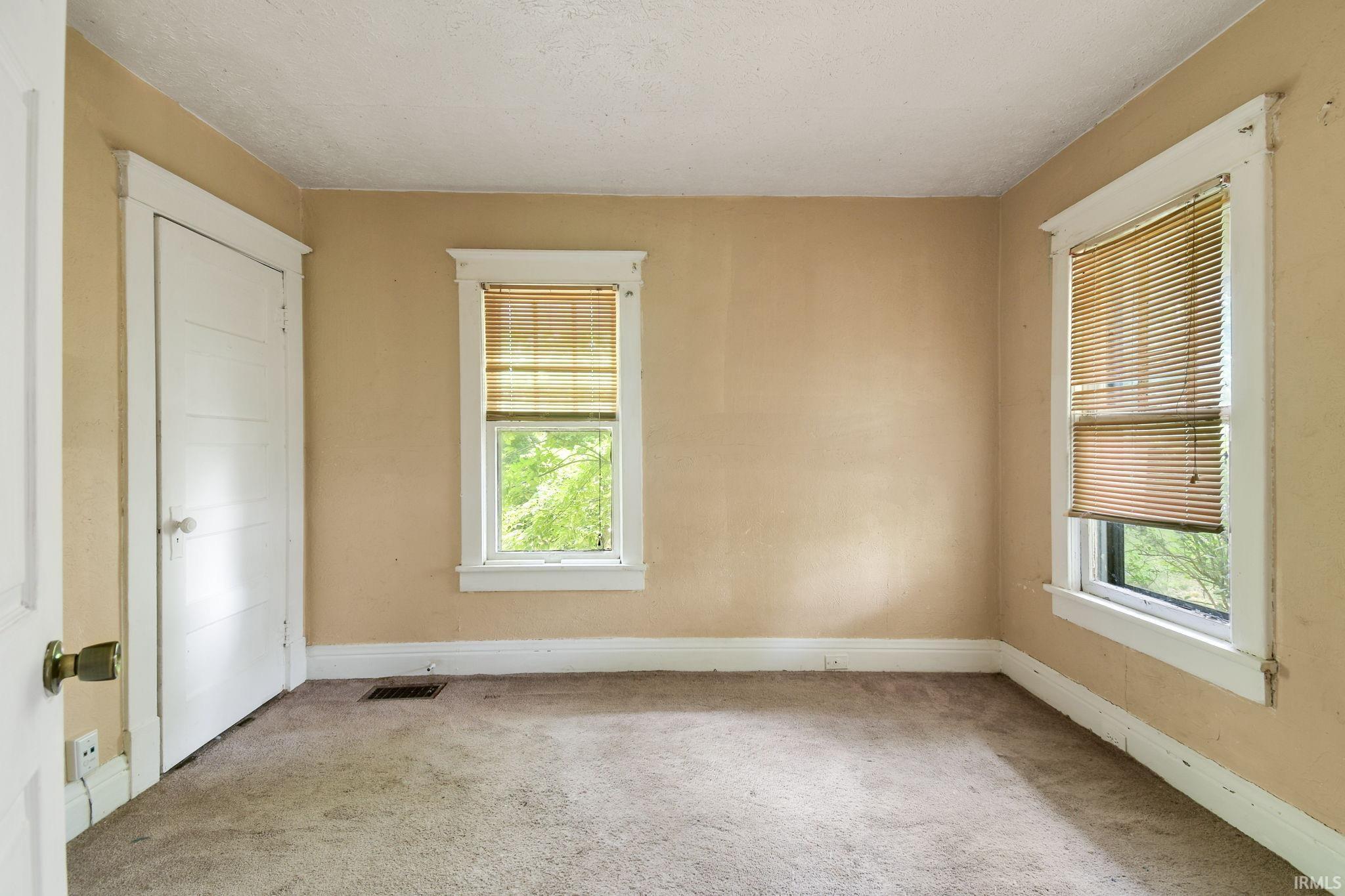220 Mccombs