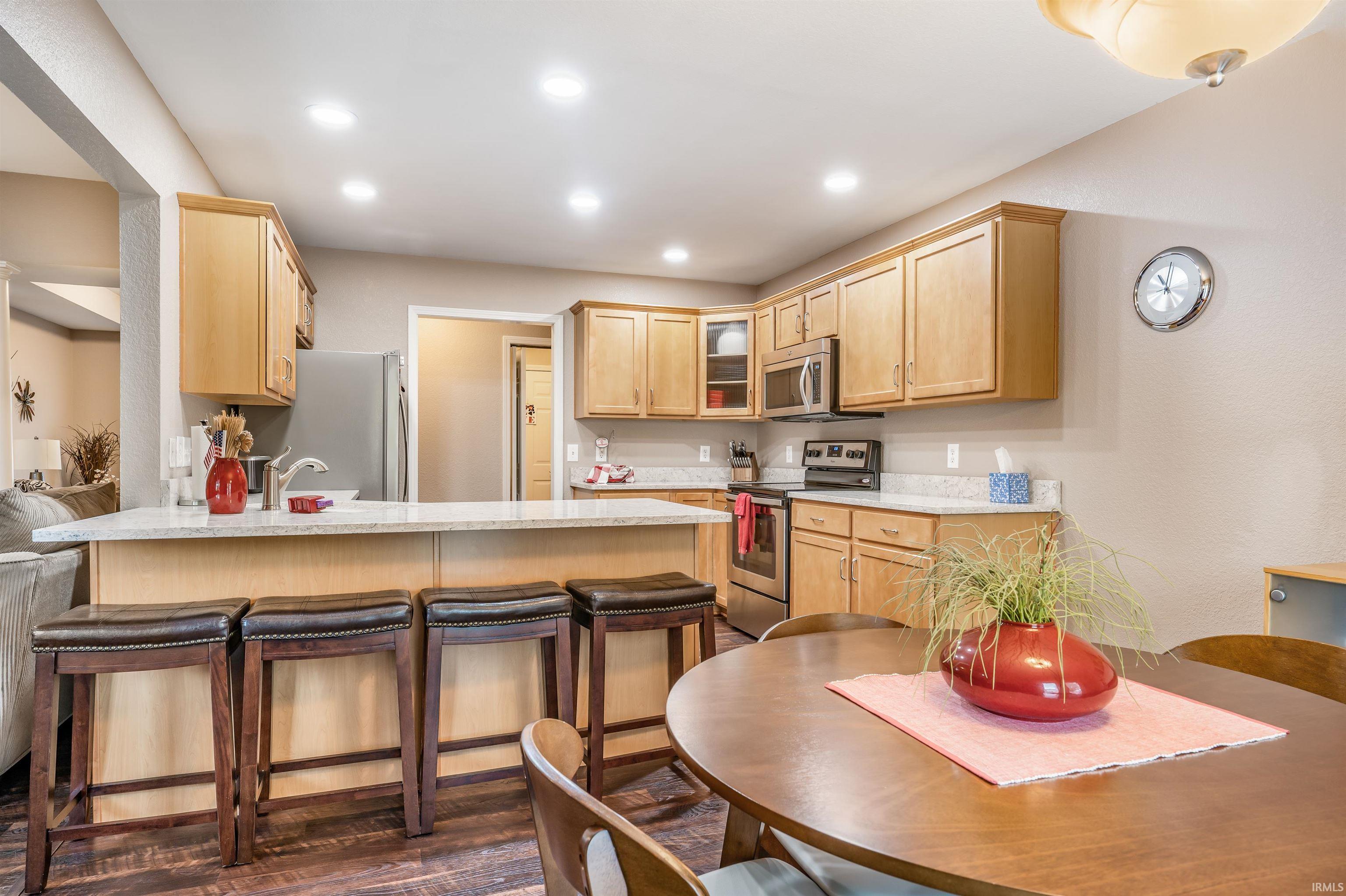 2410 Sugar Tree