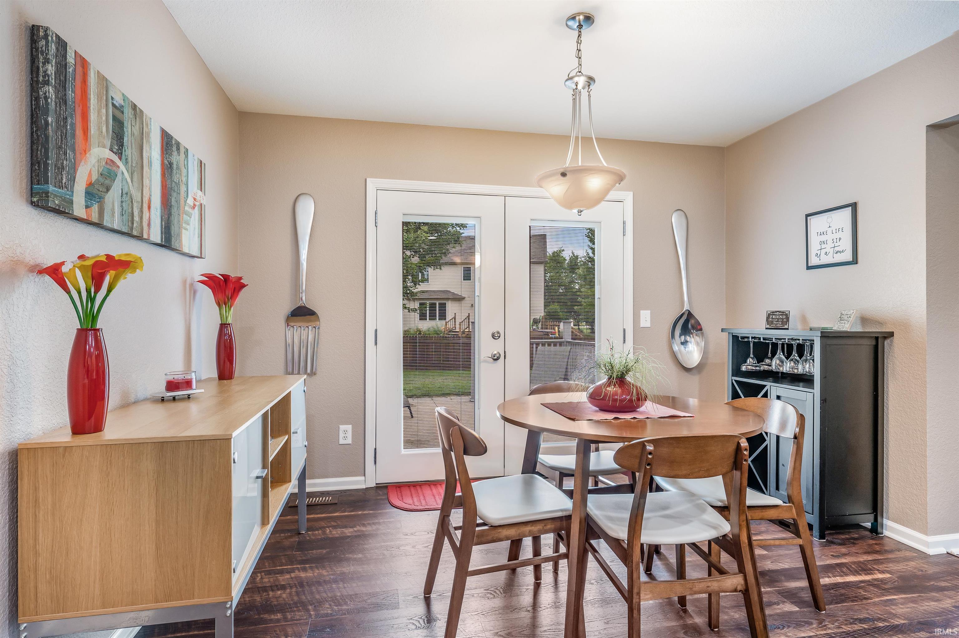 2410 Sugar Tree
