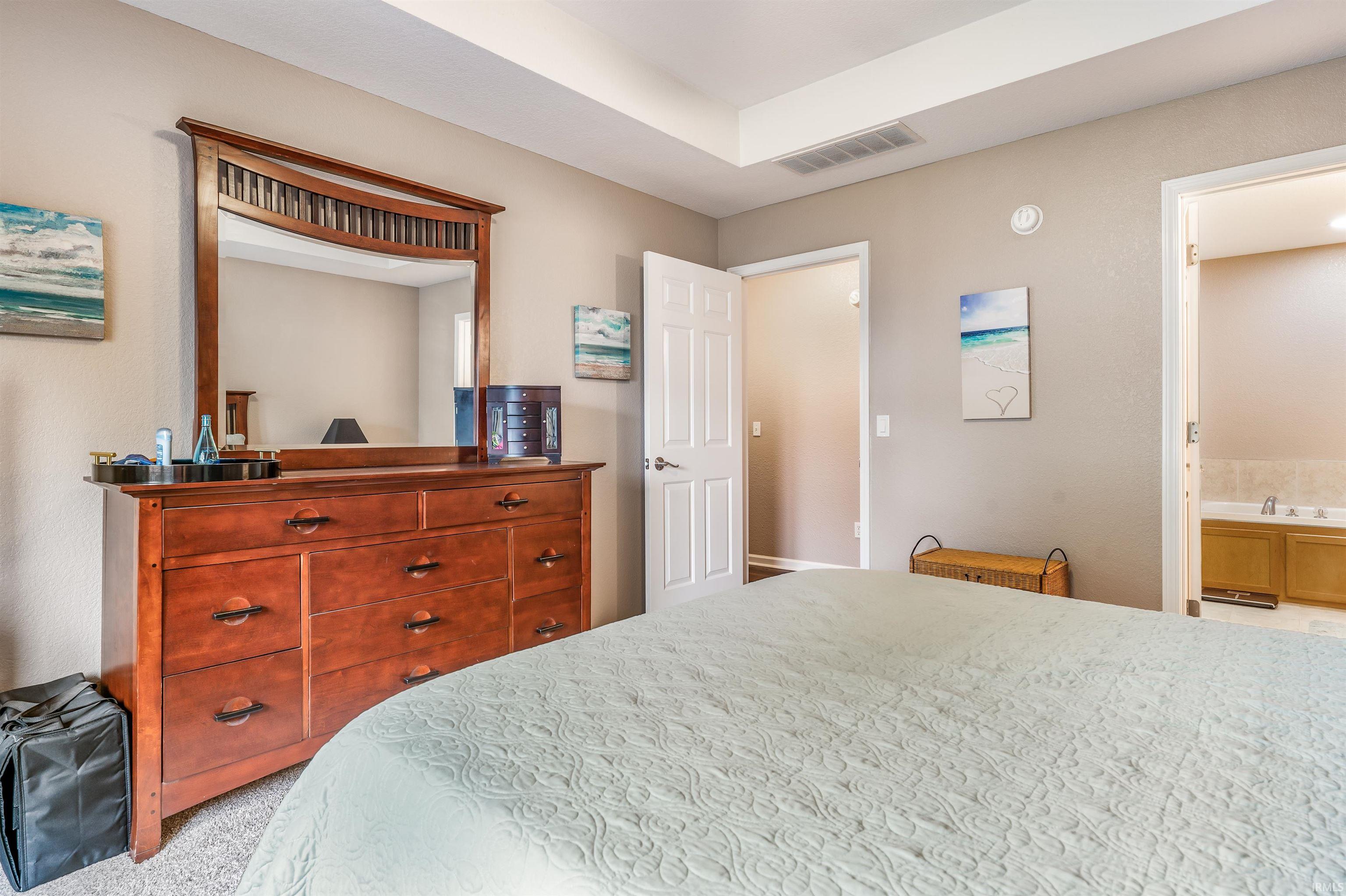 2410 Sugar Tree