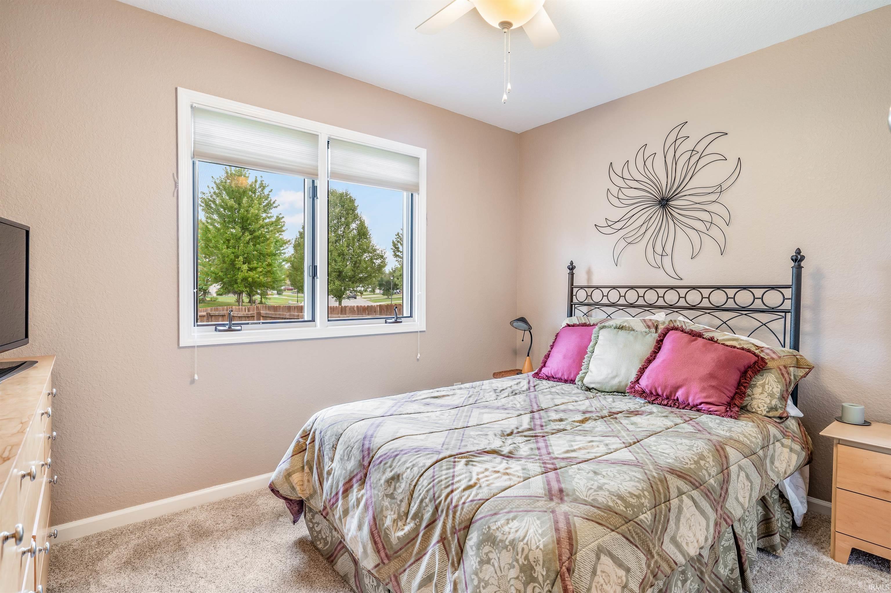 2410 Sugar Tree