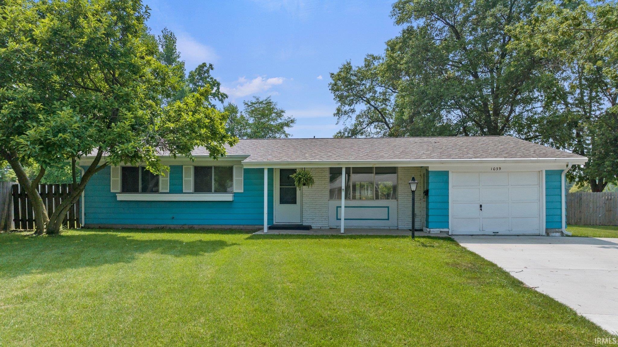 1039 Hollyhill