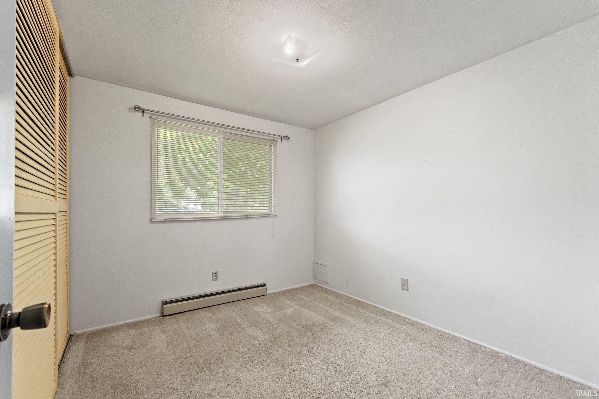 1039 Hollyhill