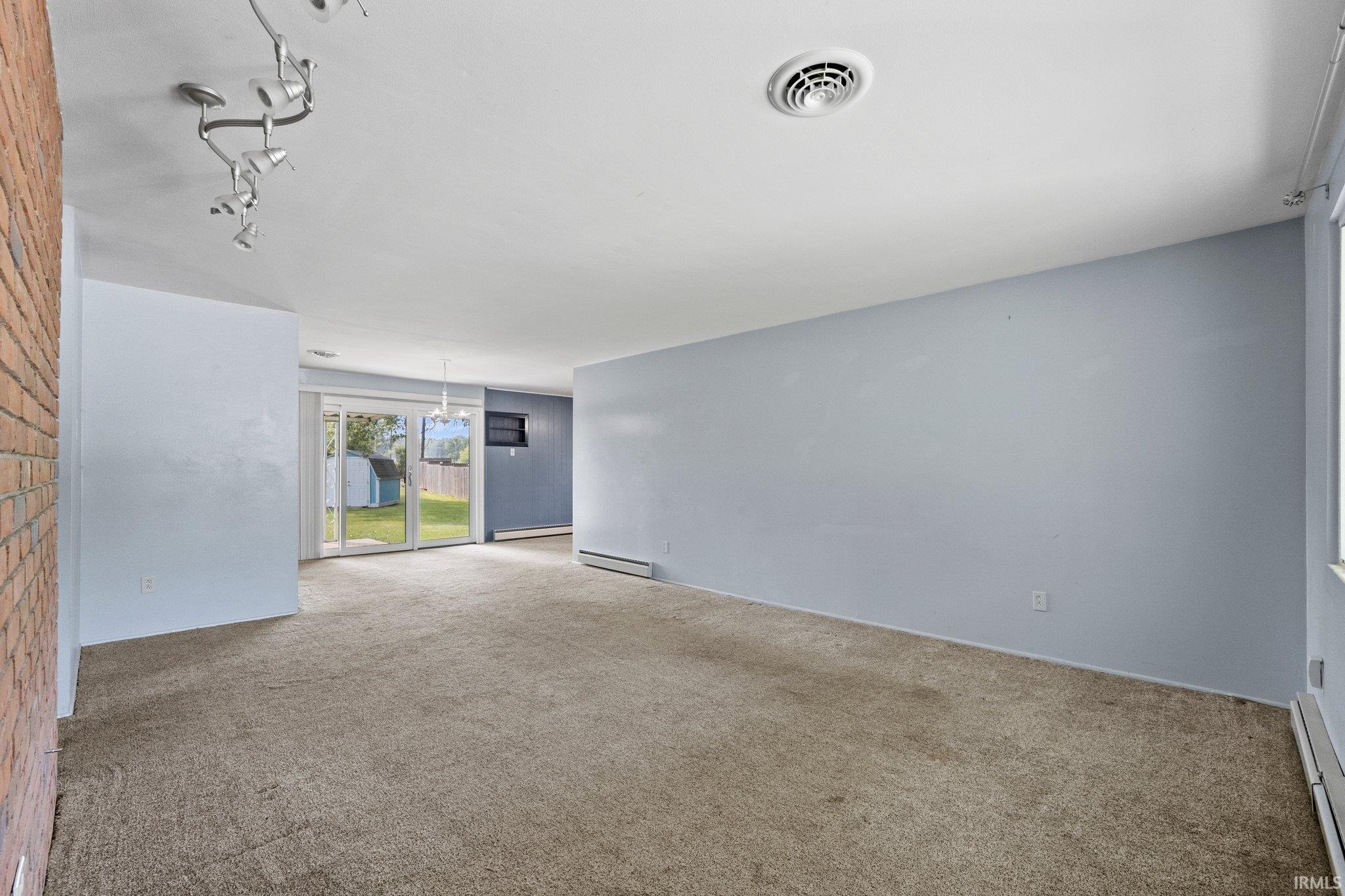 1039 Hollyhill
