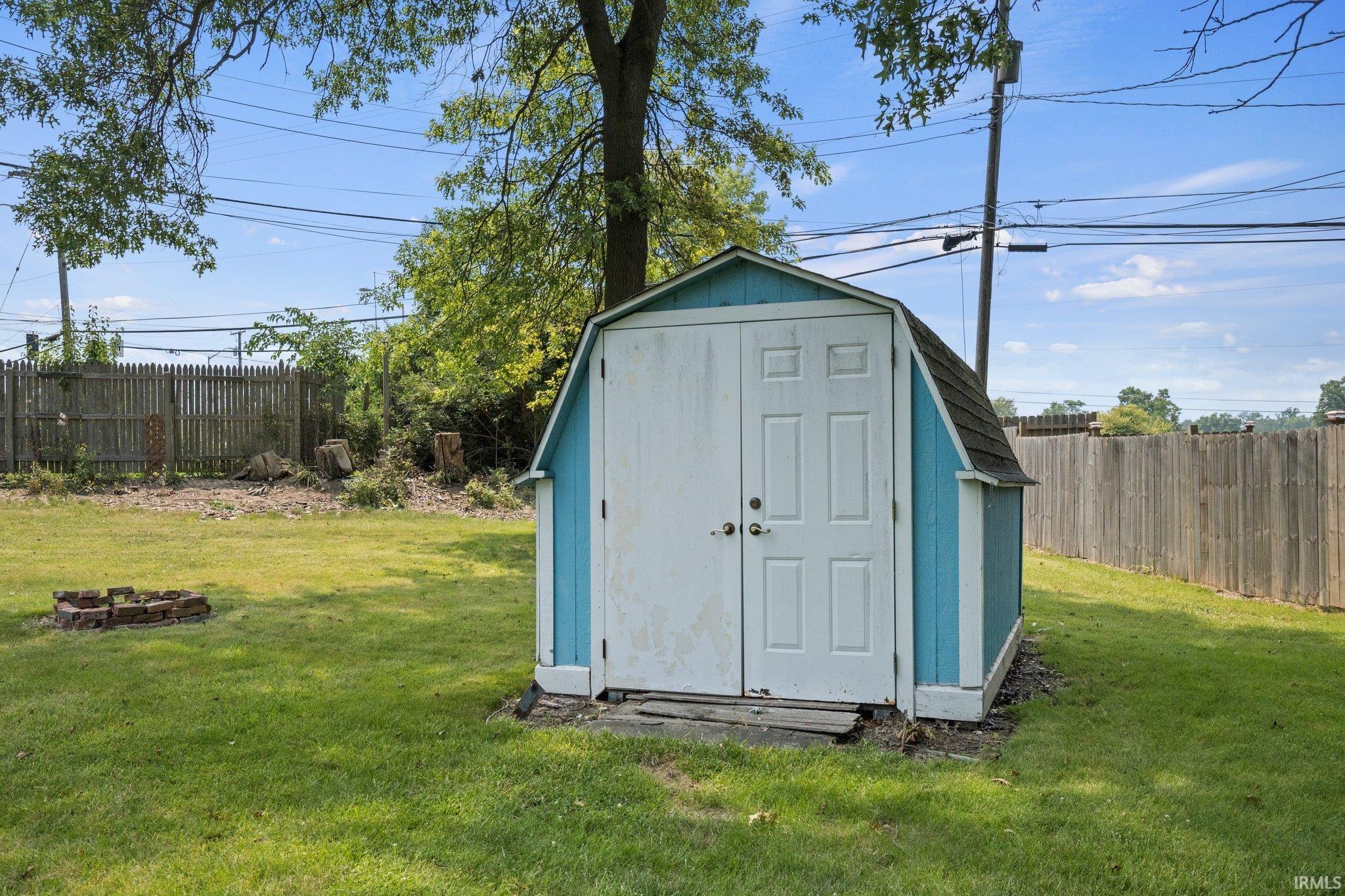 1039 Hollyhill