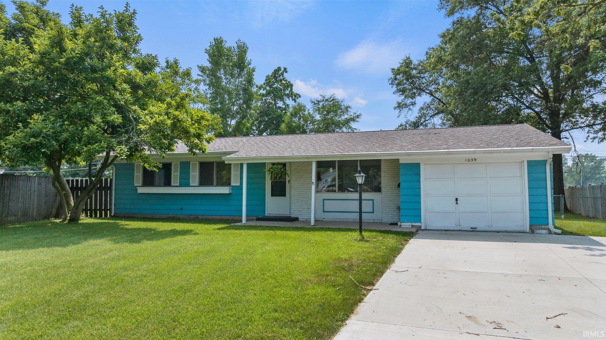 1039 Hollyhill