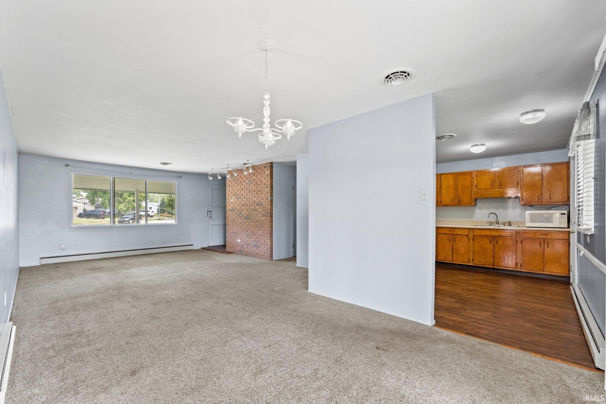 1039 Hollyhill
