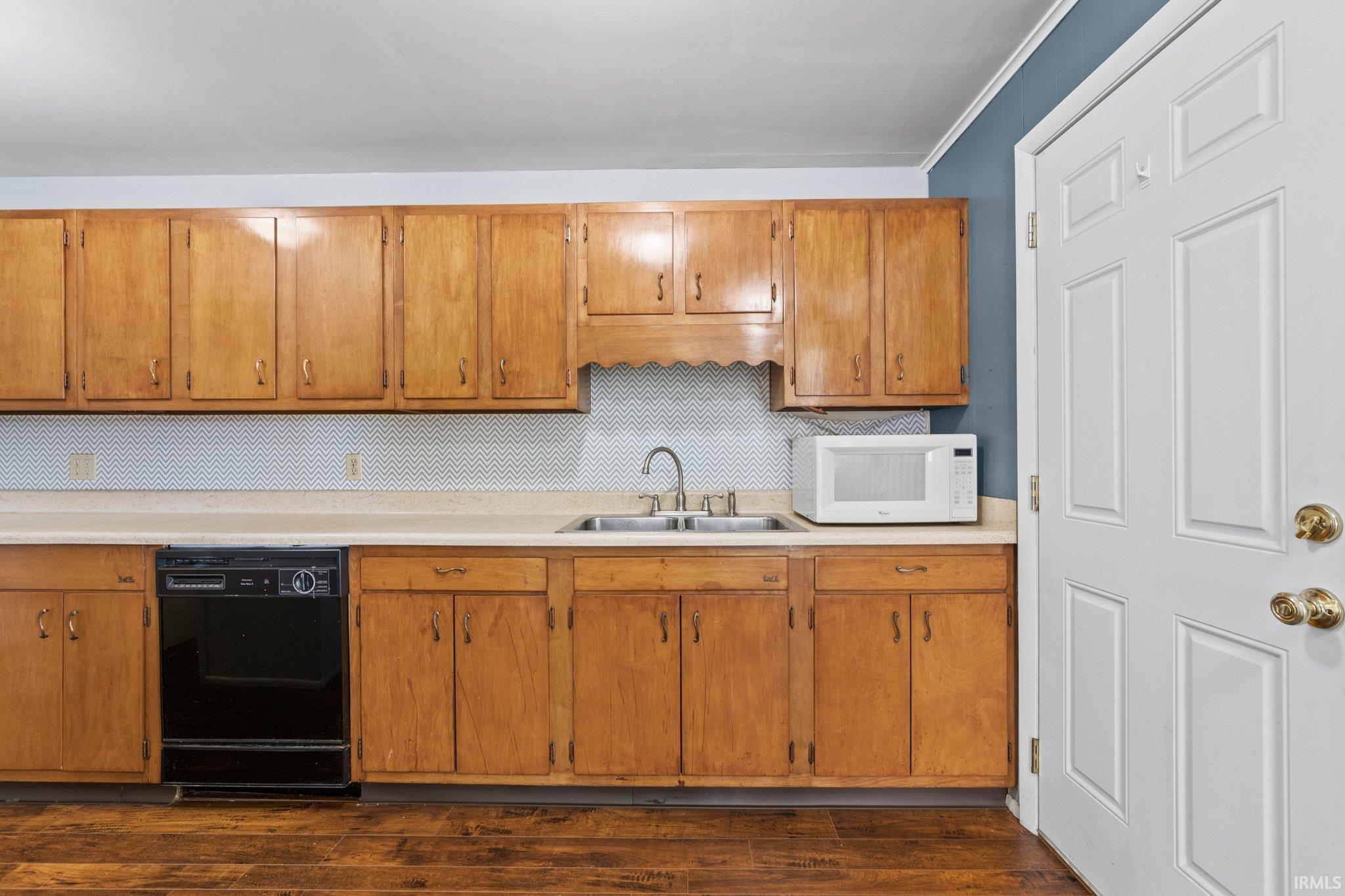 1039 Hollyhill