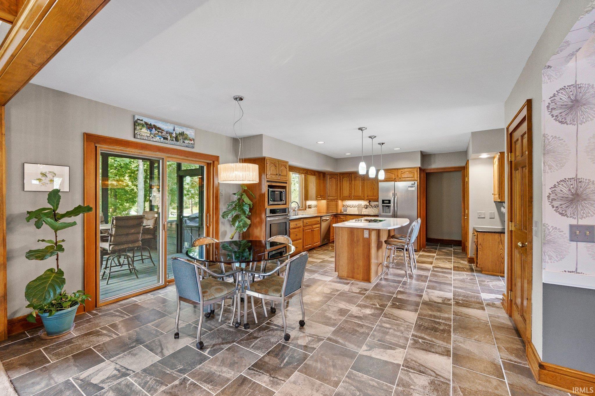6530 Glen Lake