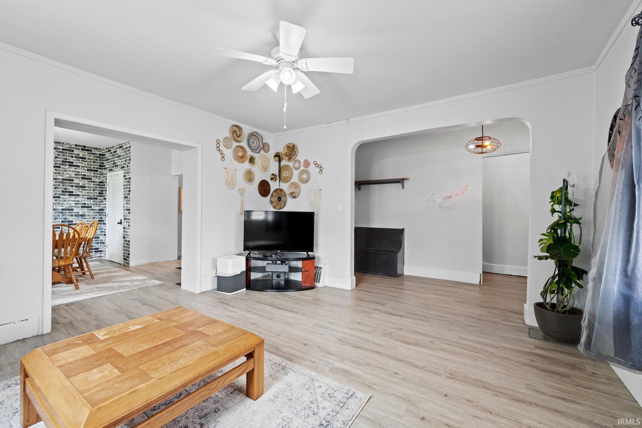 2922 Central