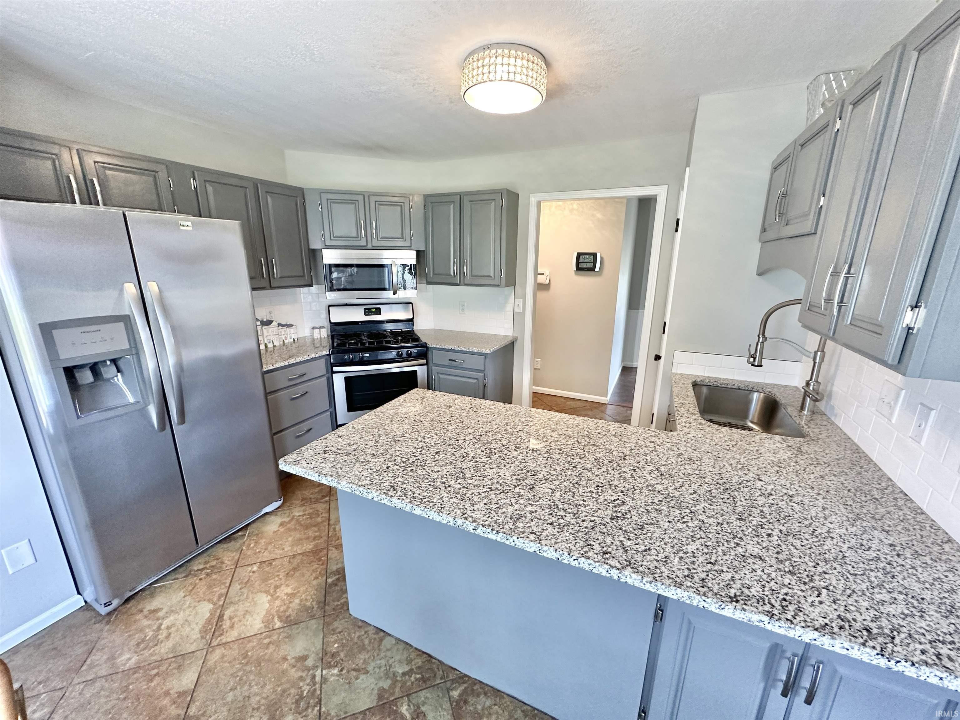 624 Woodland Springs