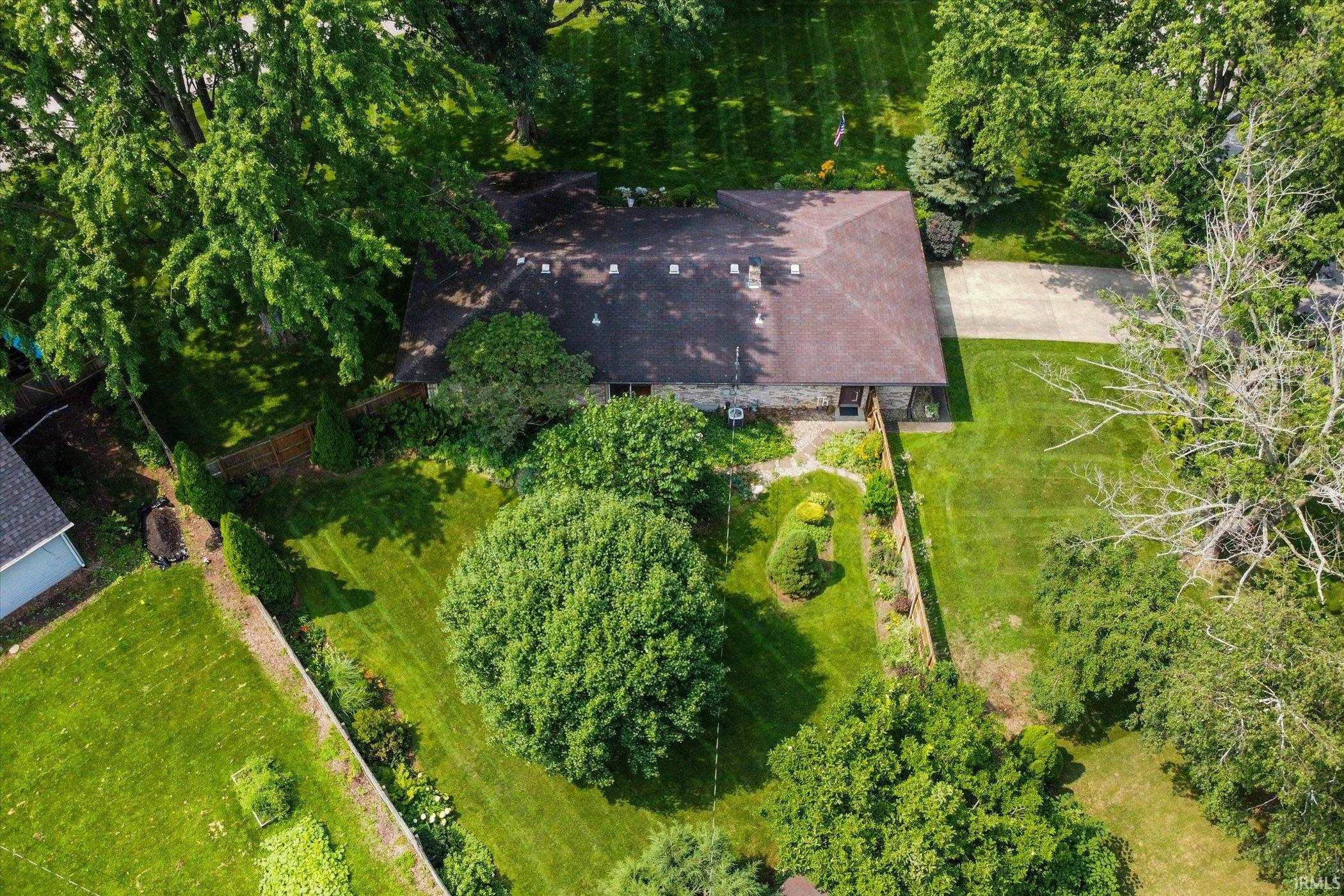 22915 Chestnut