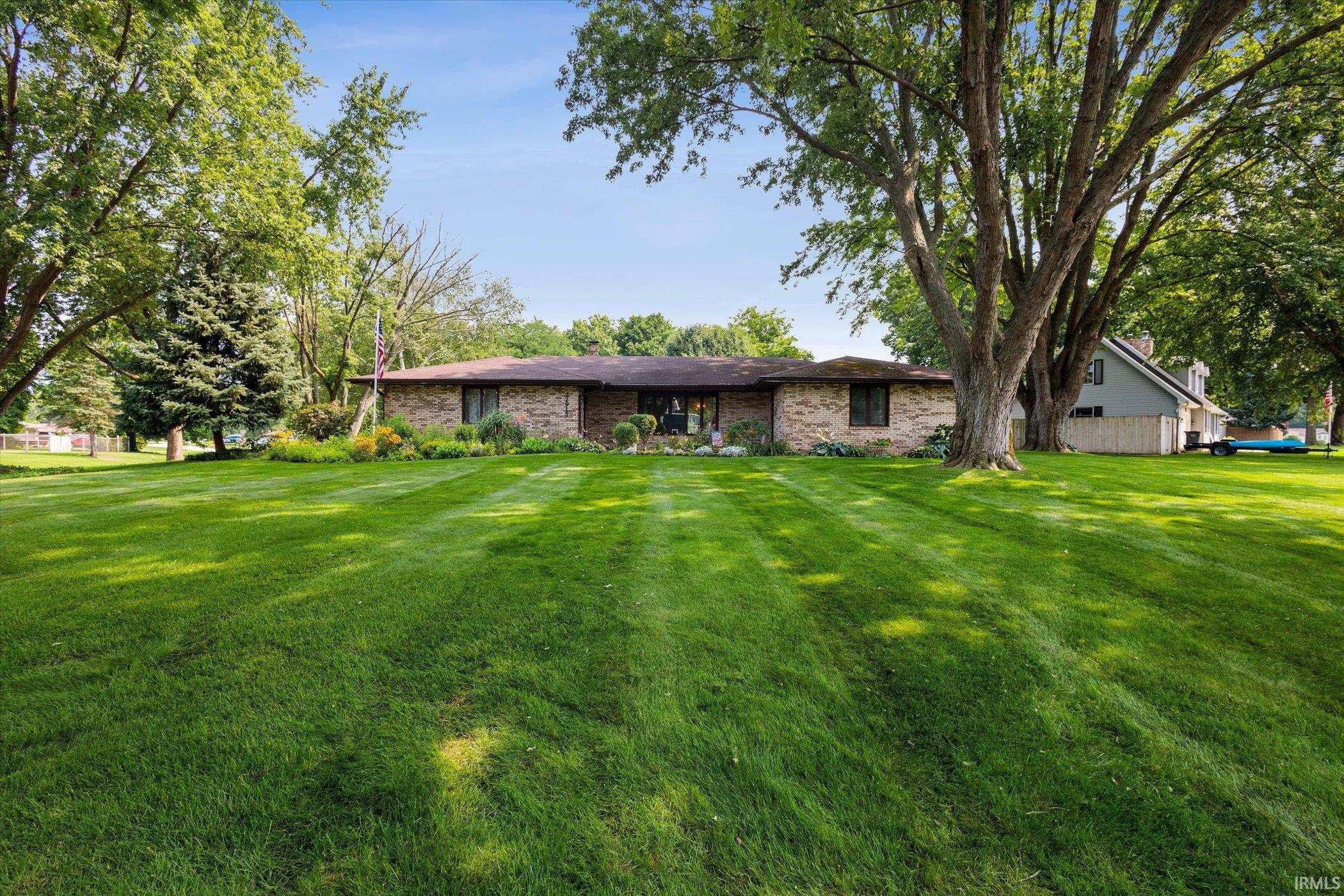 22915 Chestnut