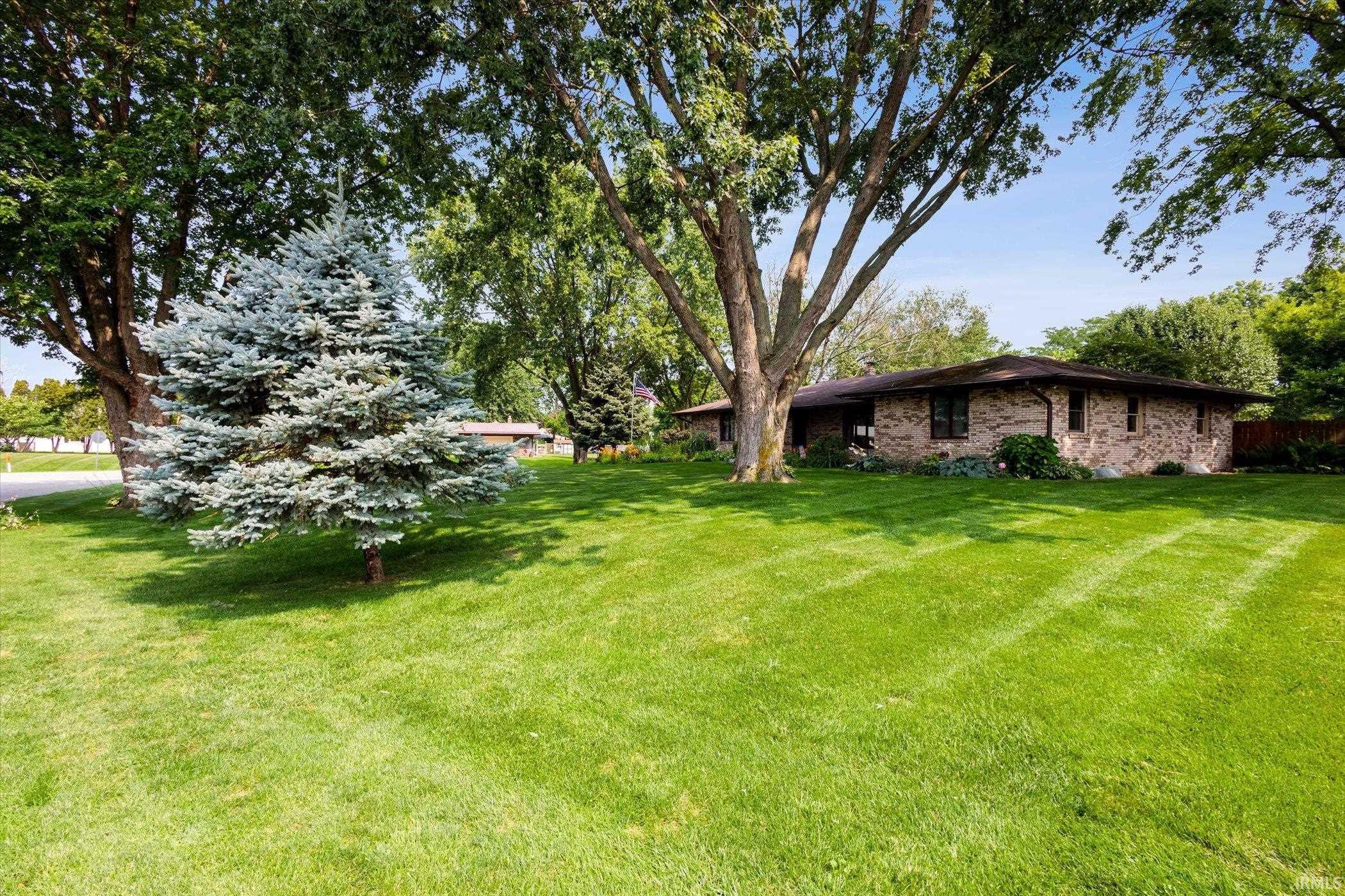 22915 Chestnut
