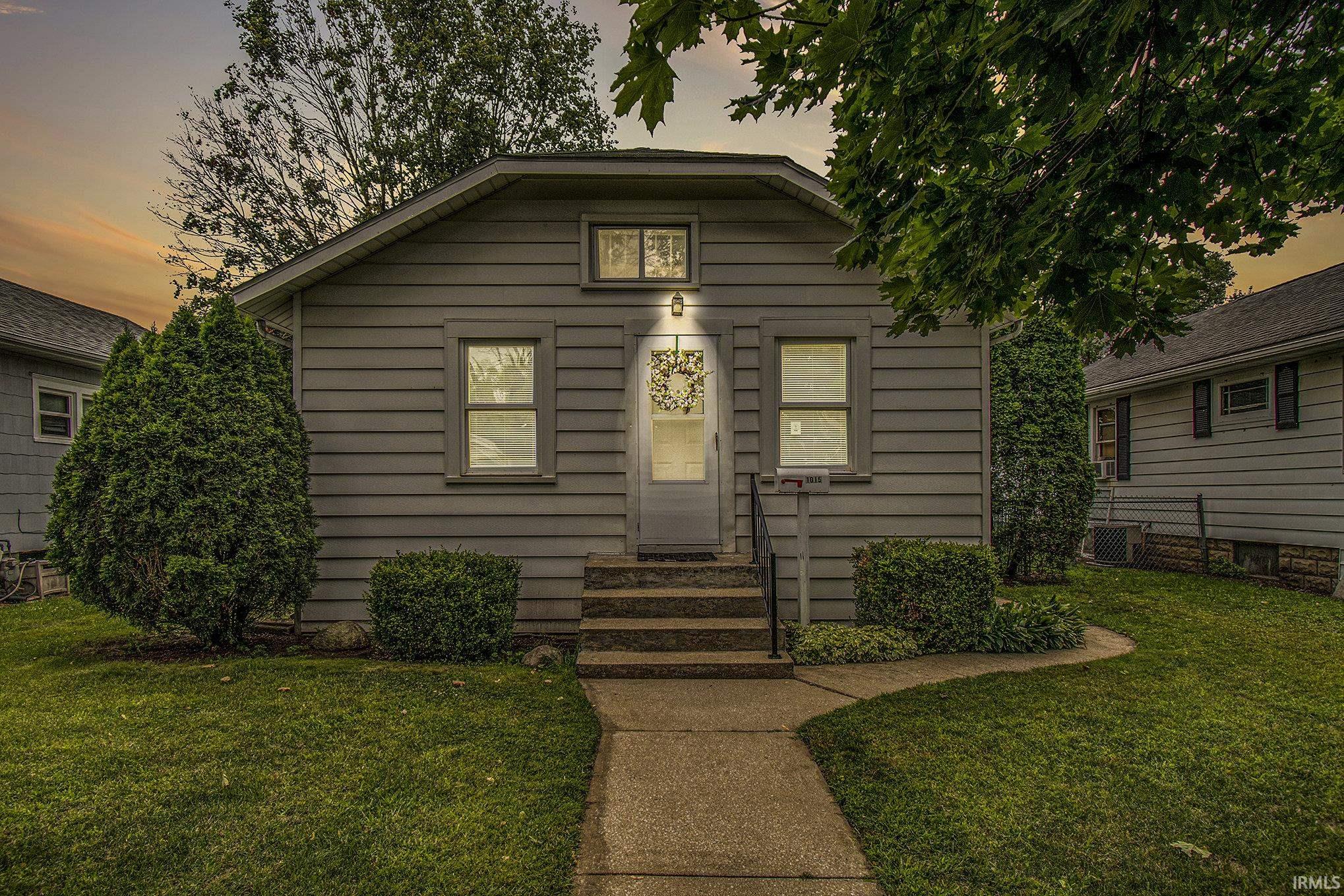 1015 Broadway