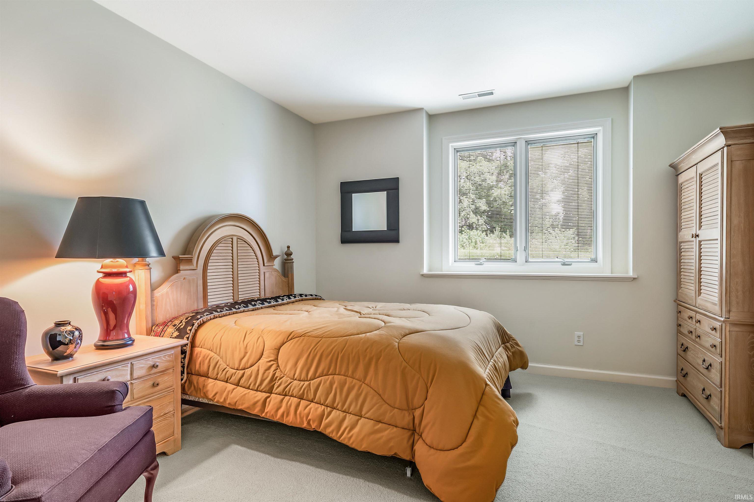 7424 Inverness Lakes
