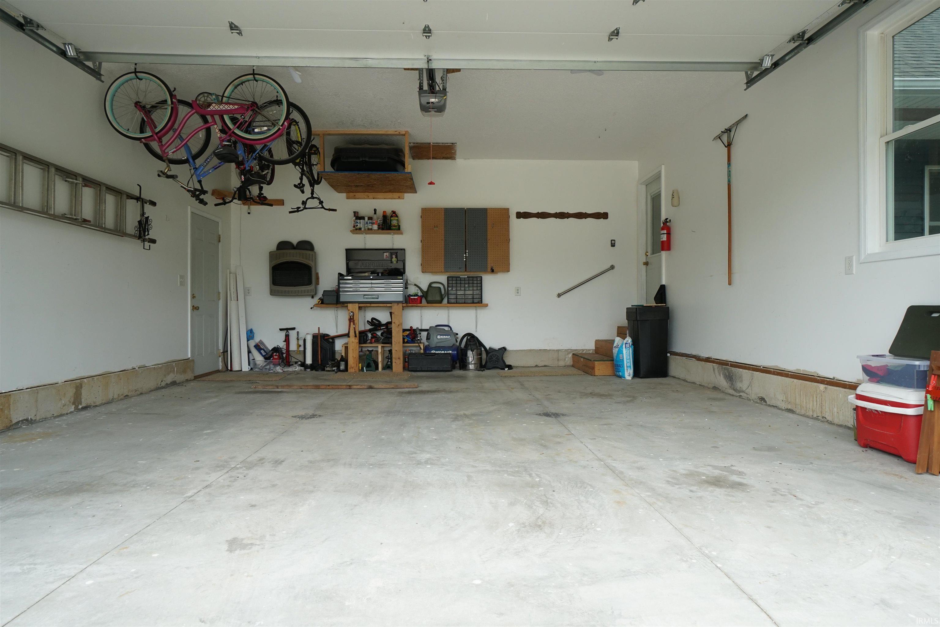 1825 Country Club