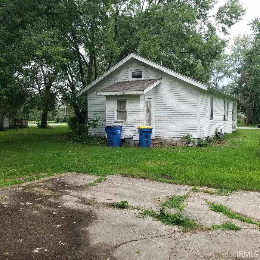 3207 York