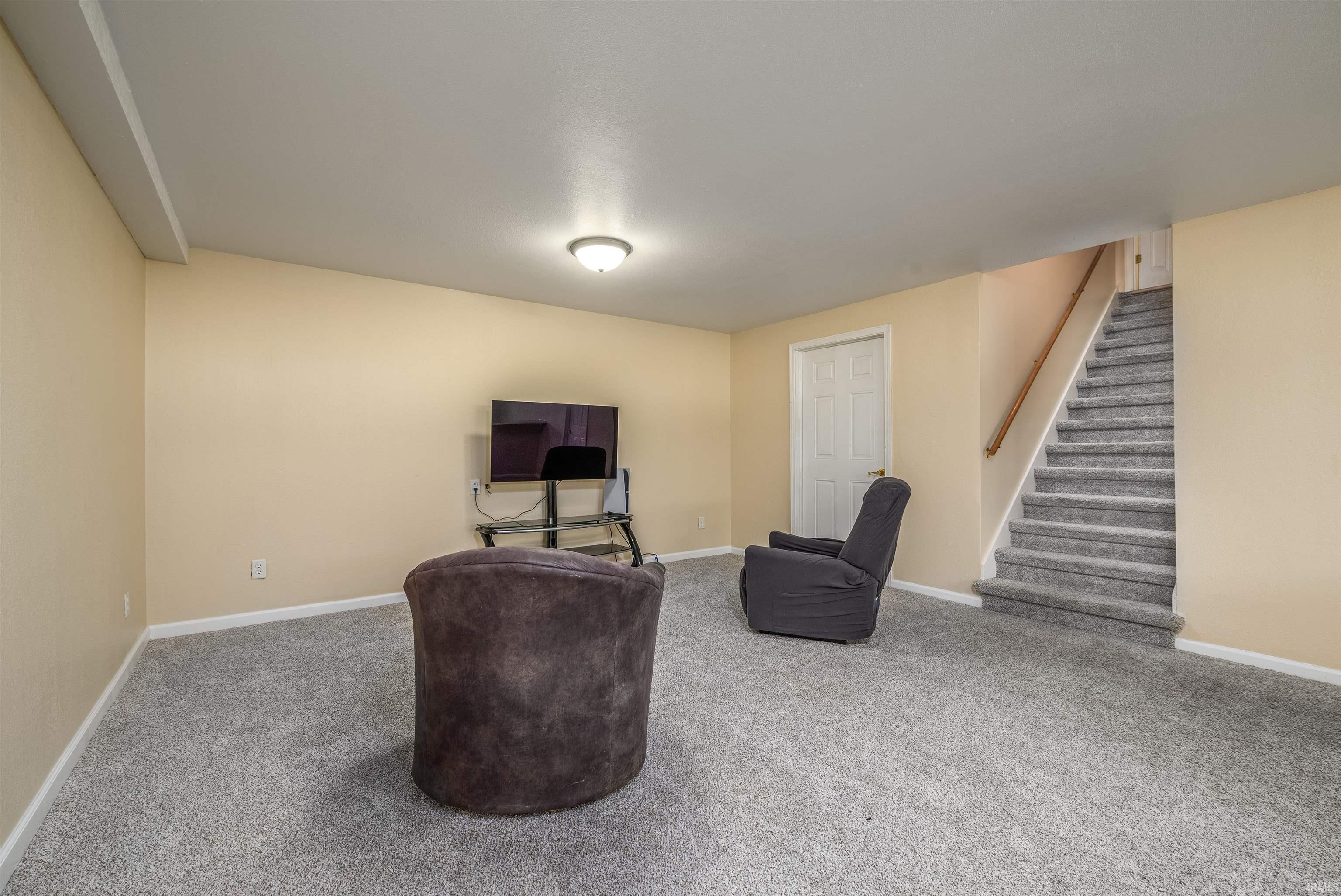 3308 Knollwood