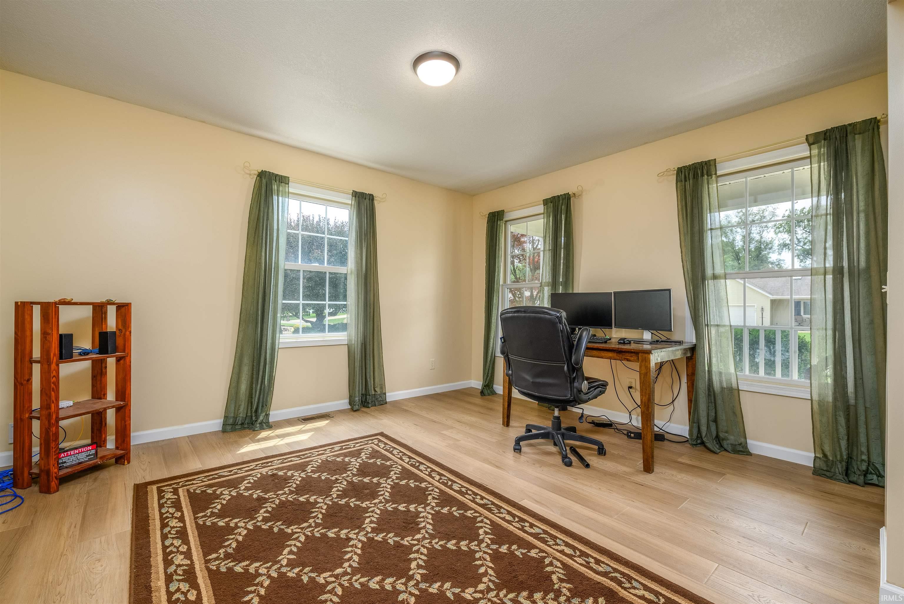 3308 Knollwood