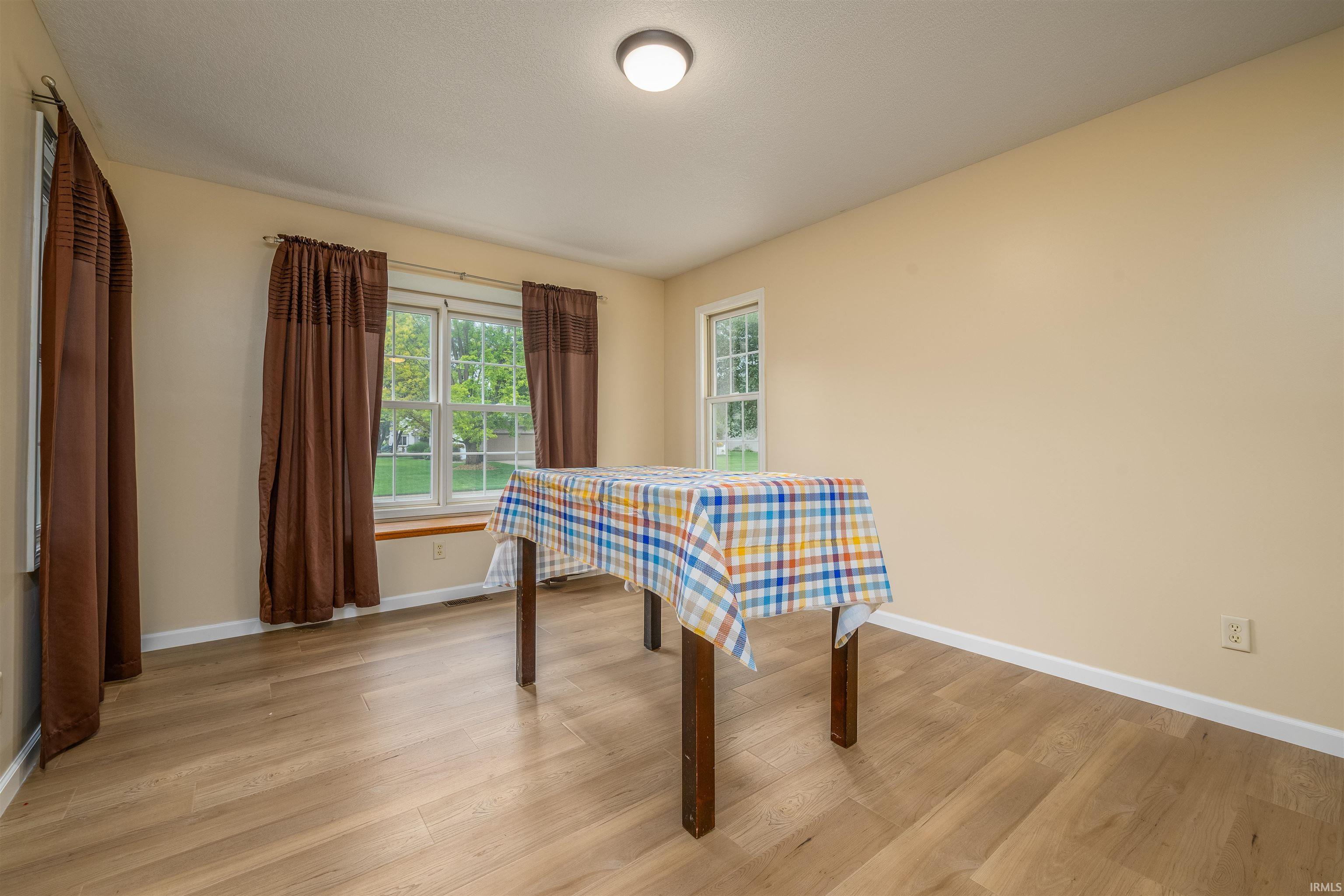 3308 Knollwood