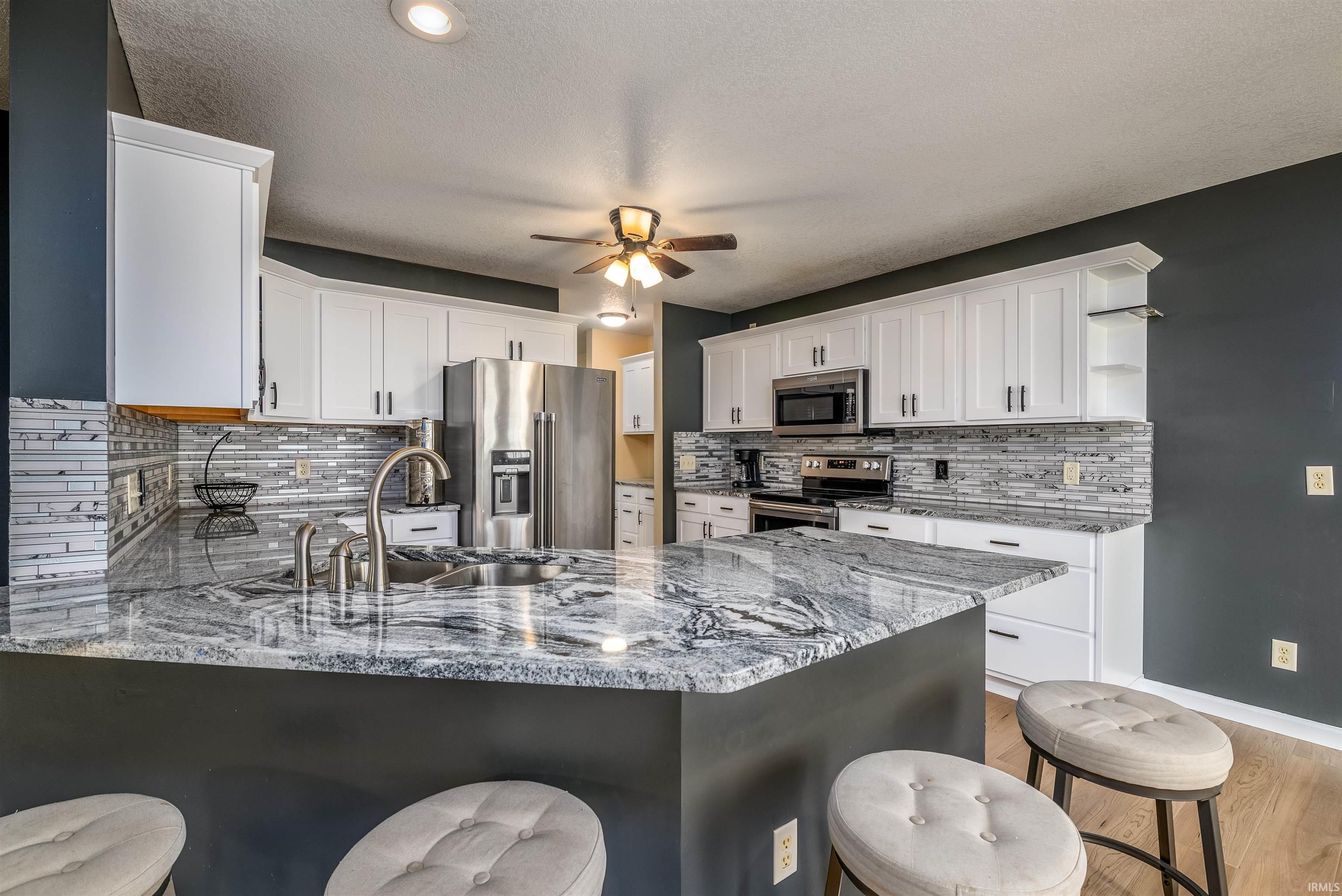 3308 Knollwood
