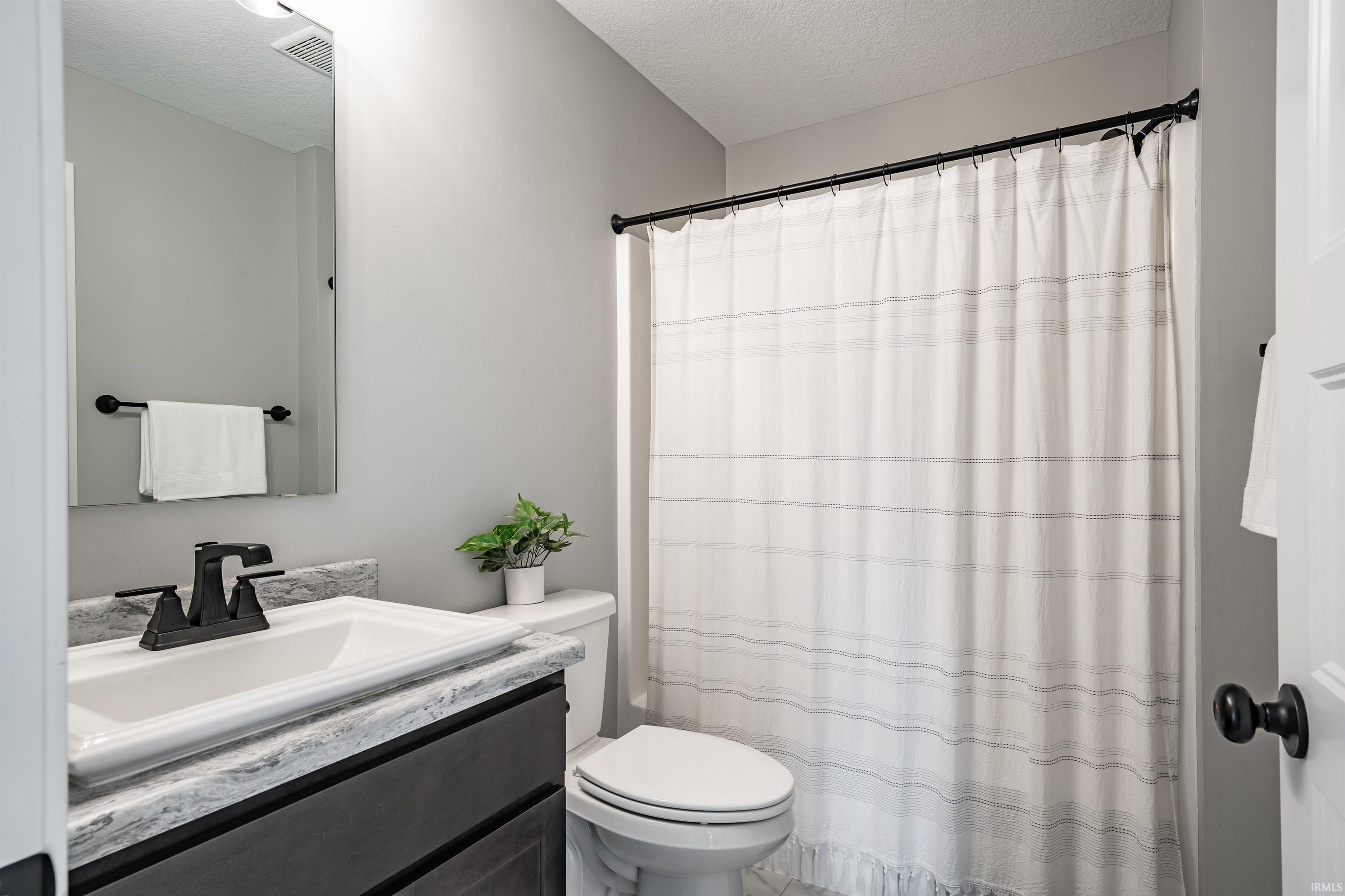1350 Codorna Cove
