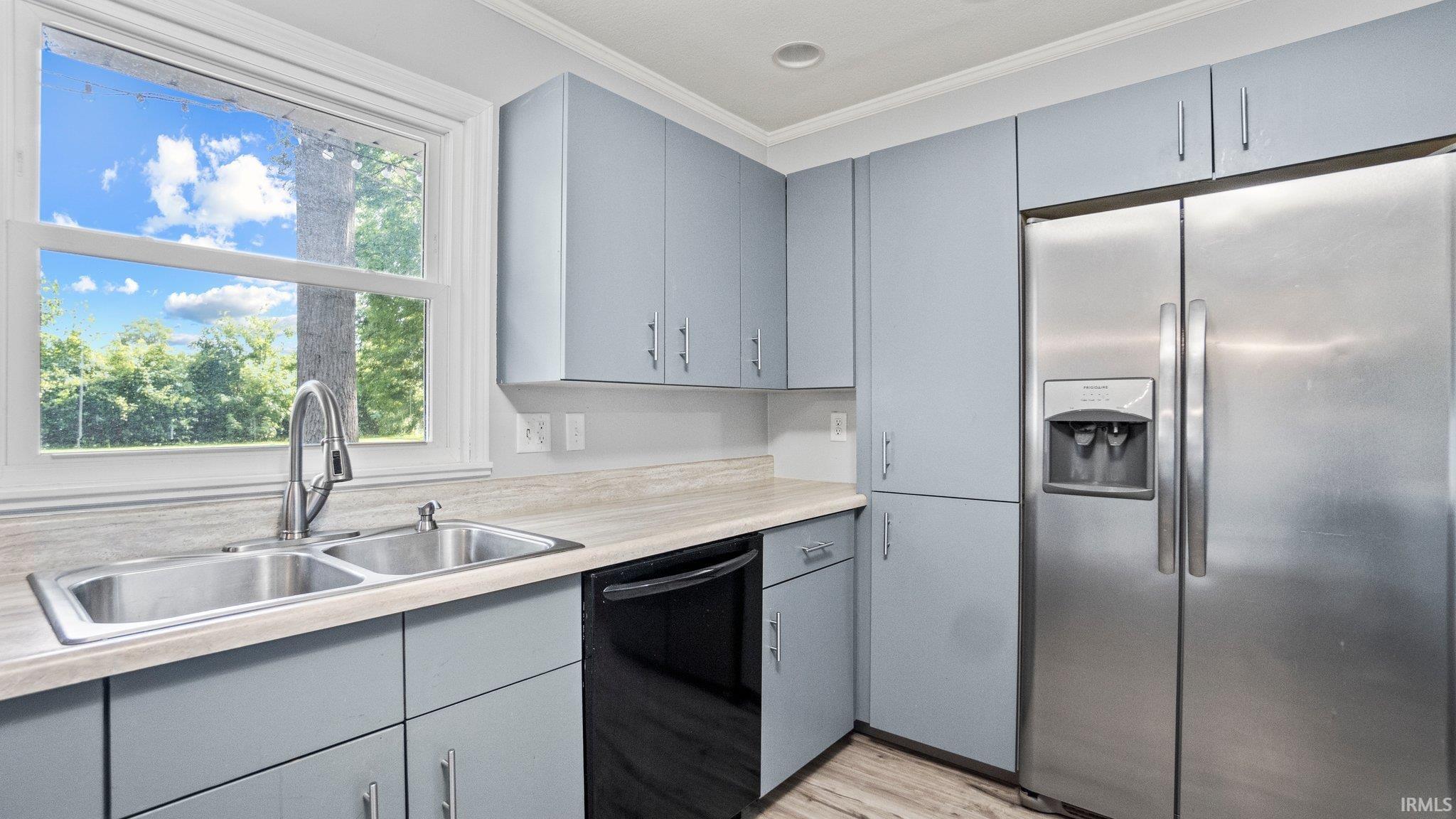 3730 Knollcrest