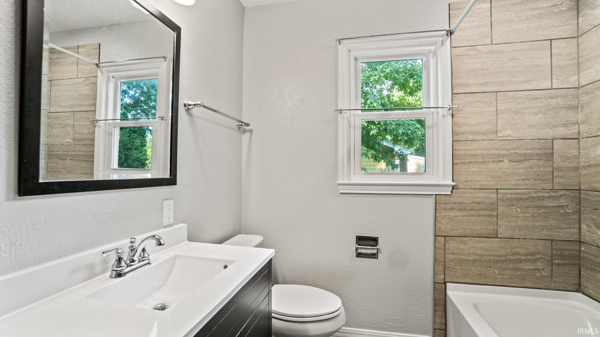 3730 Knollcrest