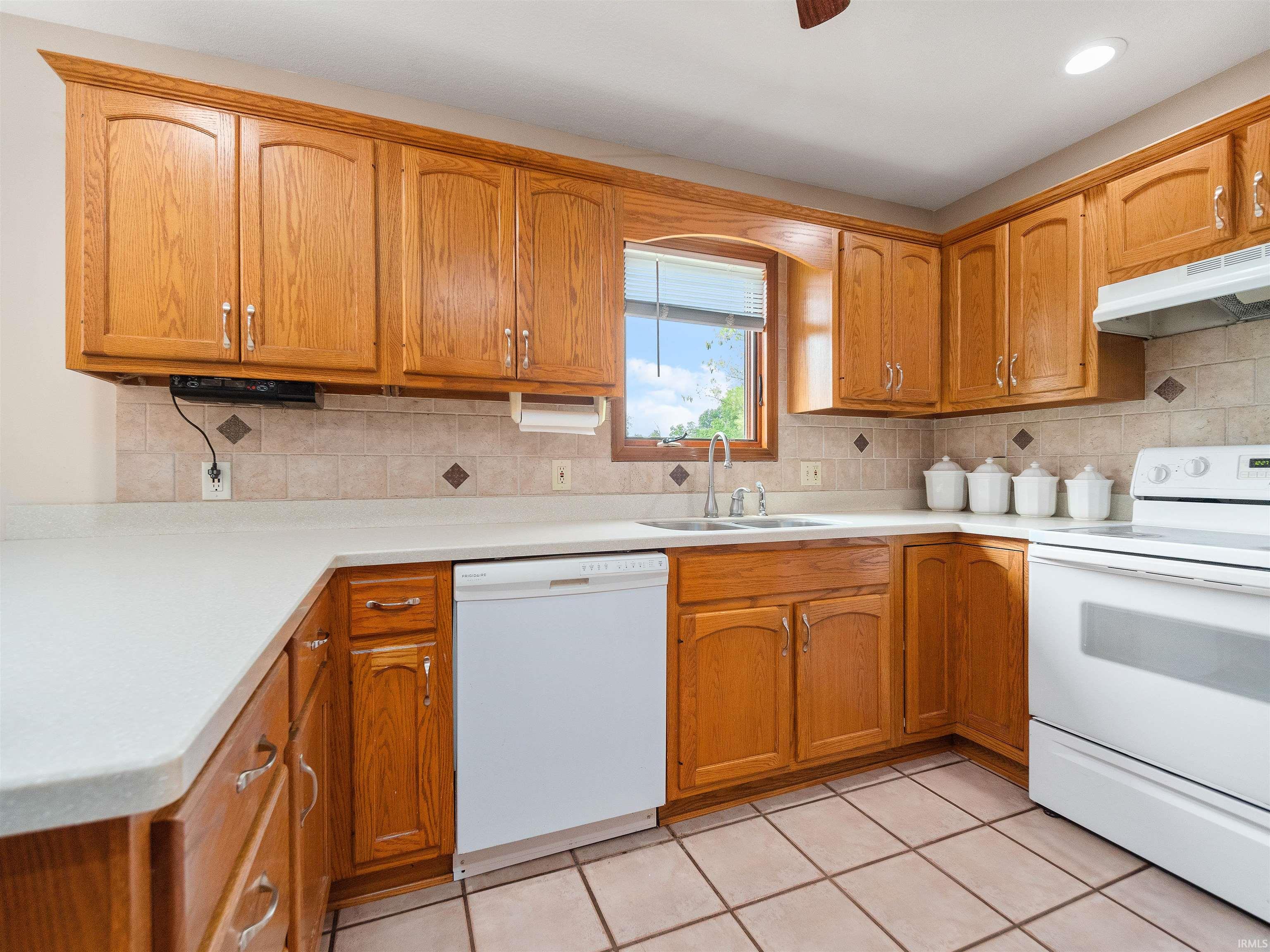 7711 Greenwell