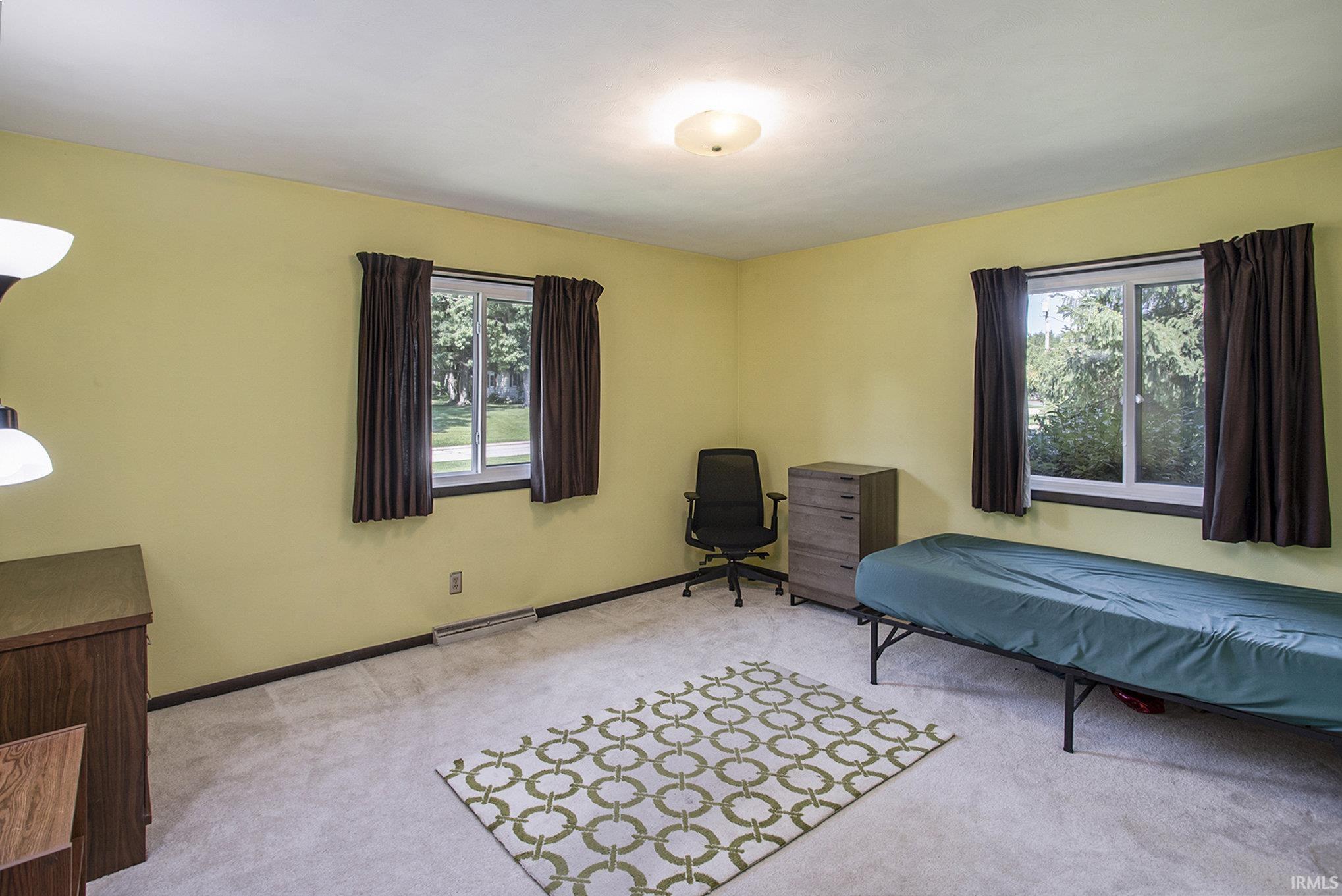 609 Somerset