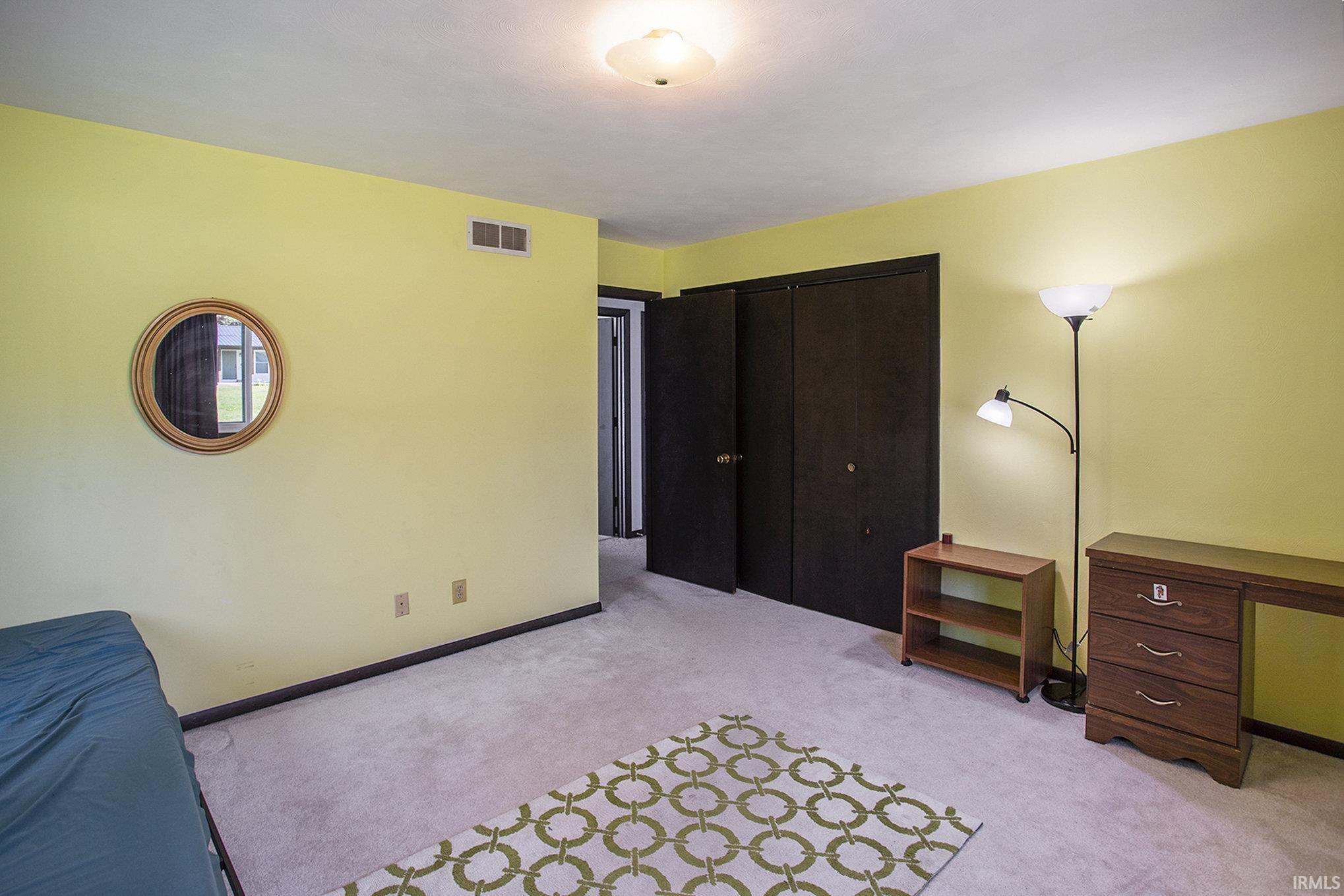 609 Somerset