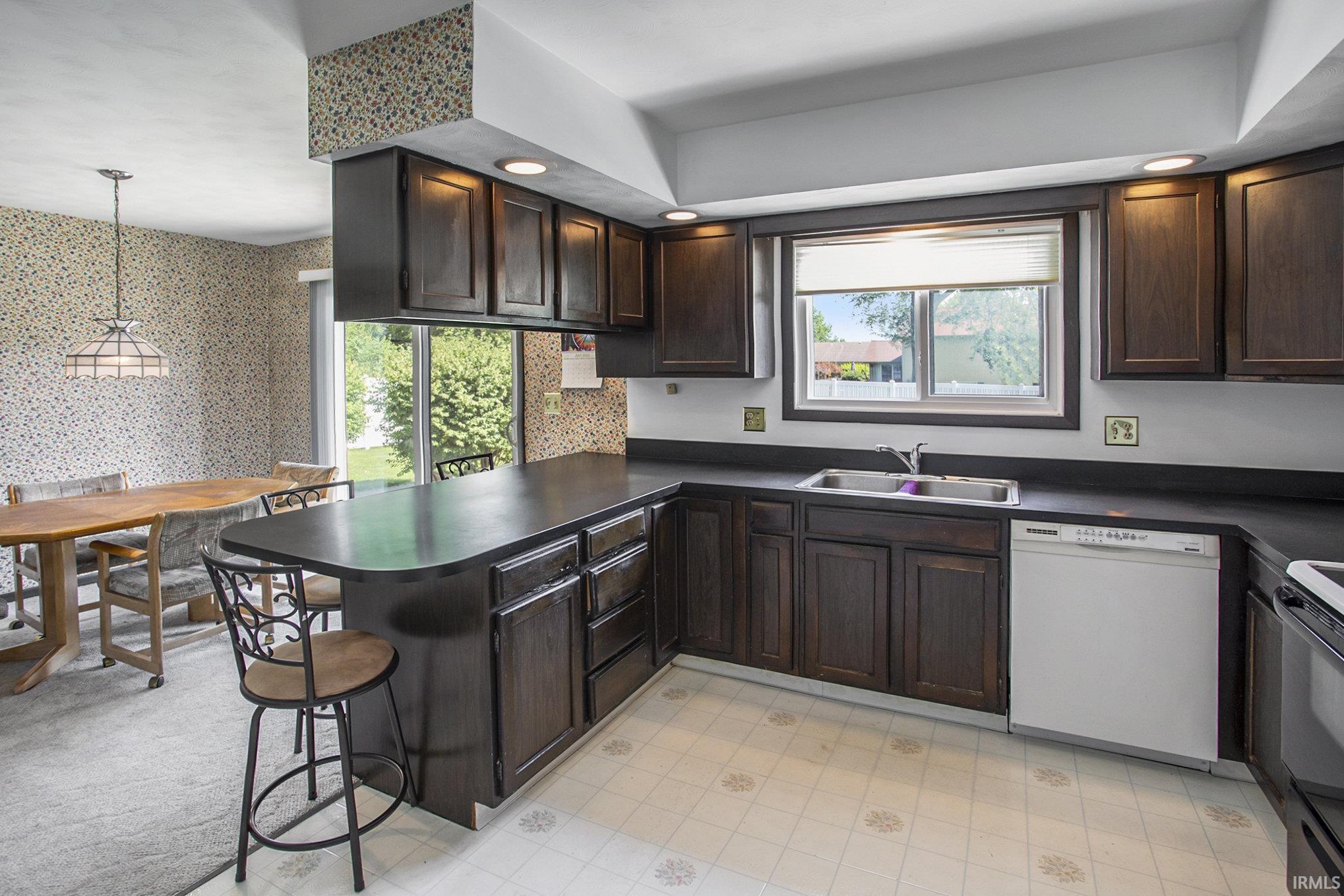 609 Somerset