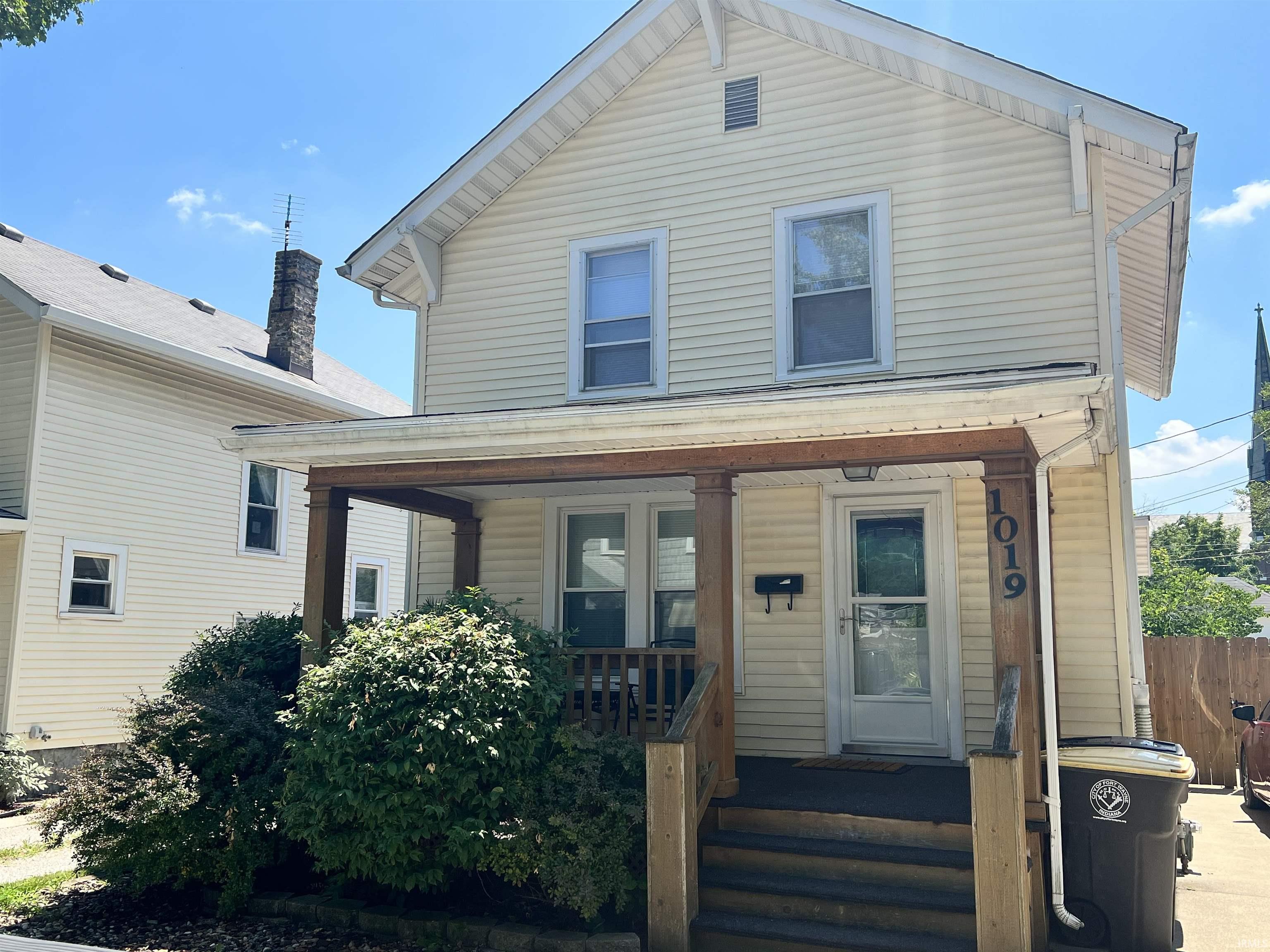 1019 Putnam