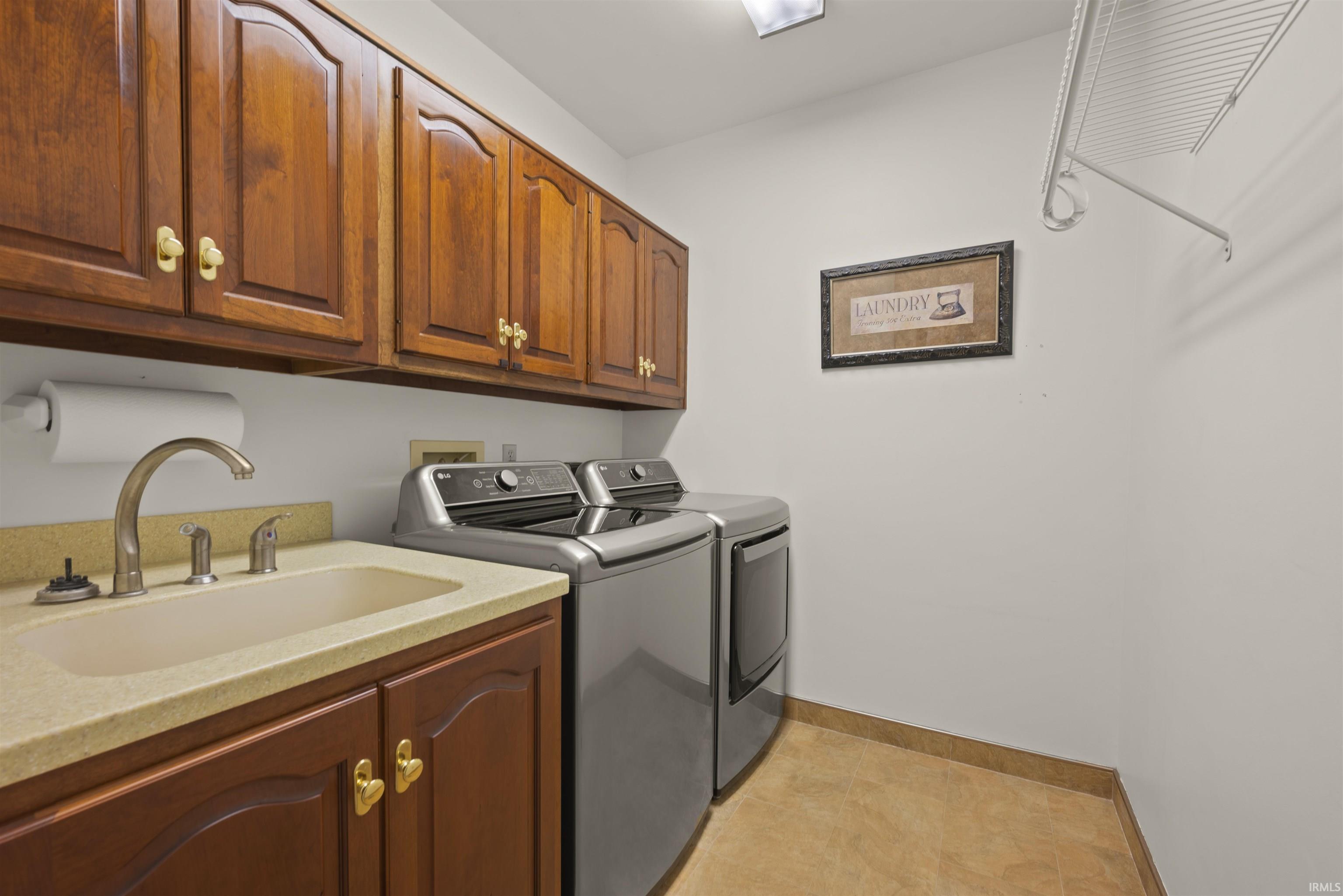 8611 Walnut Ridge