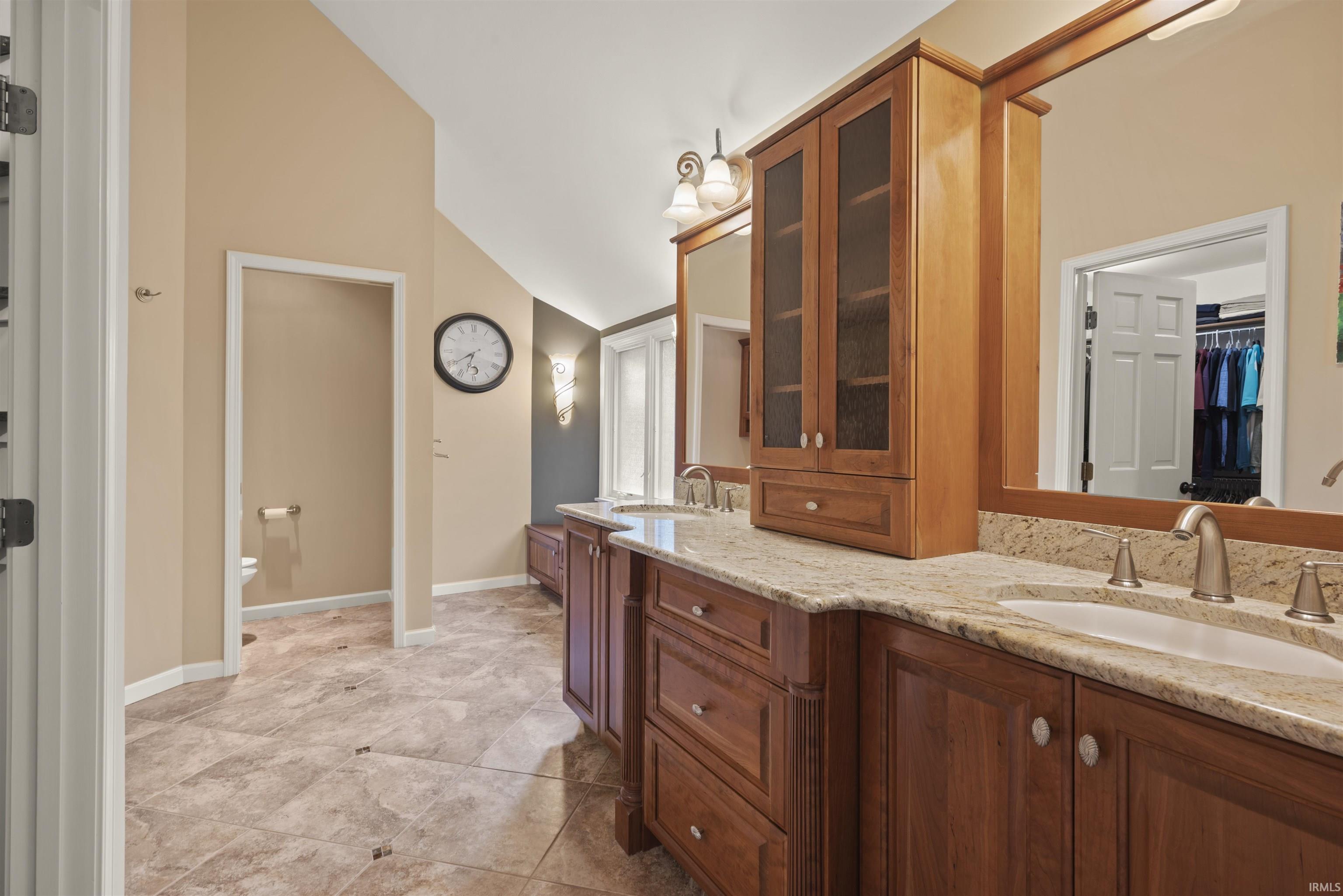 8611 Walnut Ridge